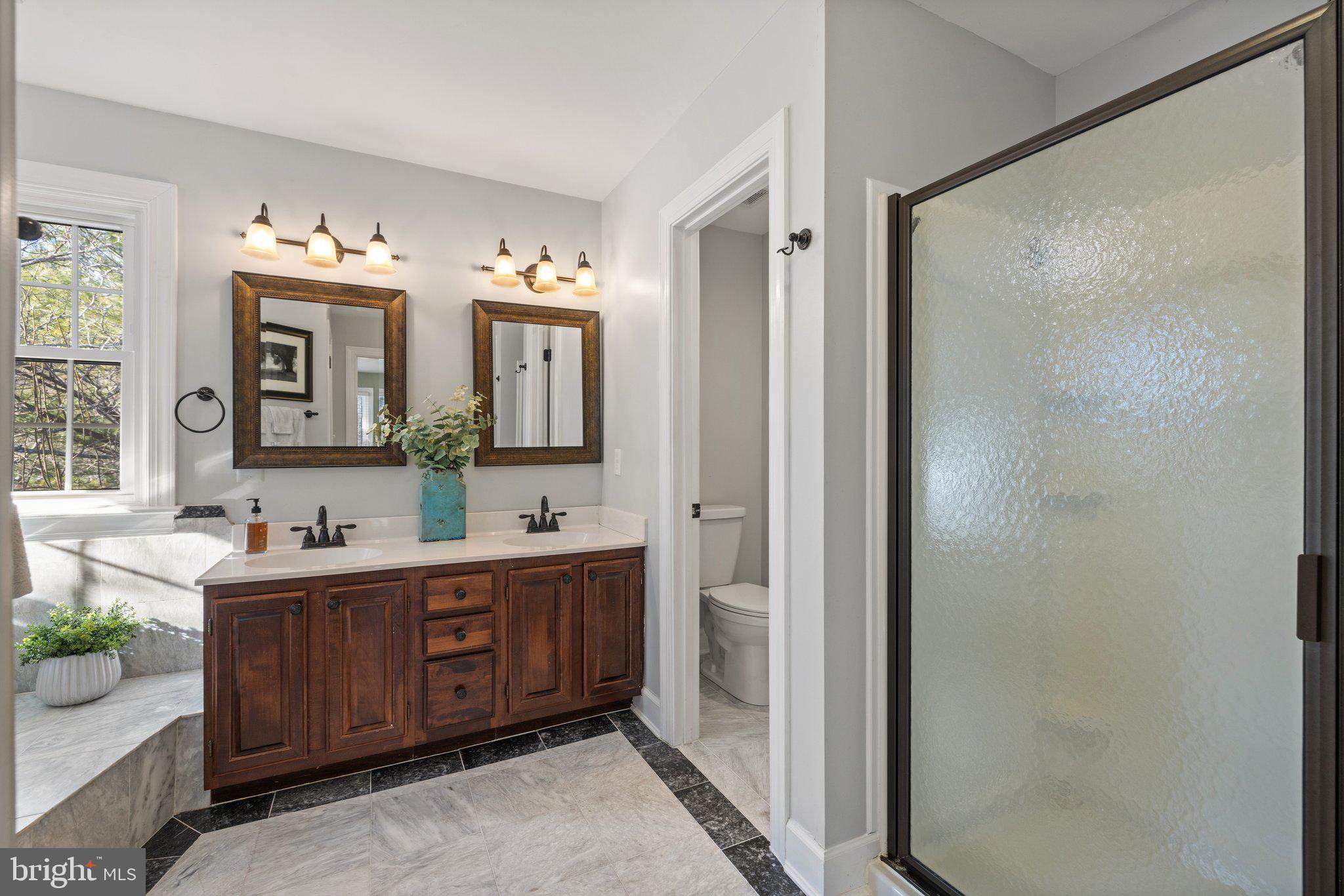 WESTBURY - Residential