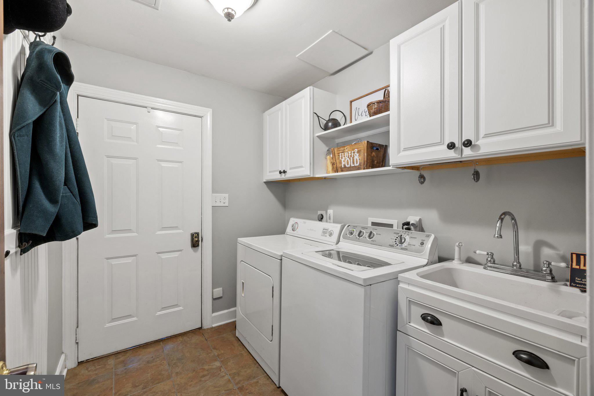 WESTBURY - Residential