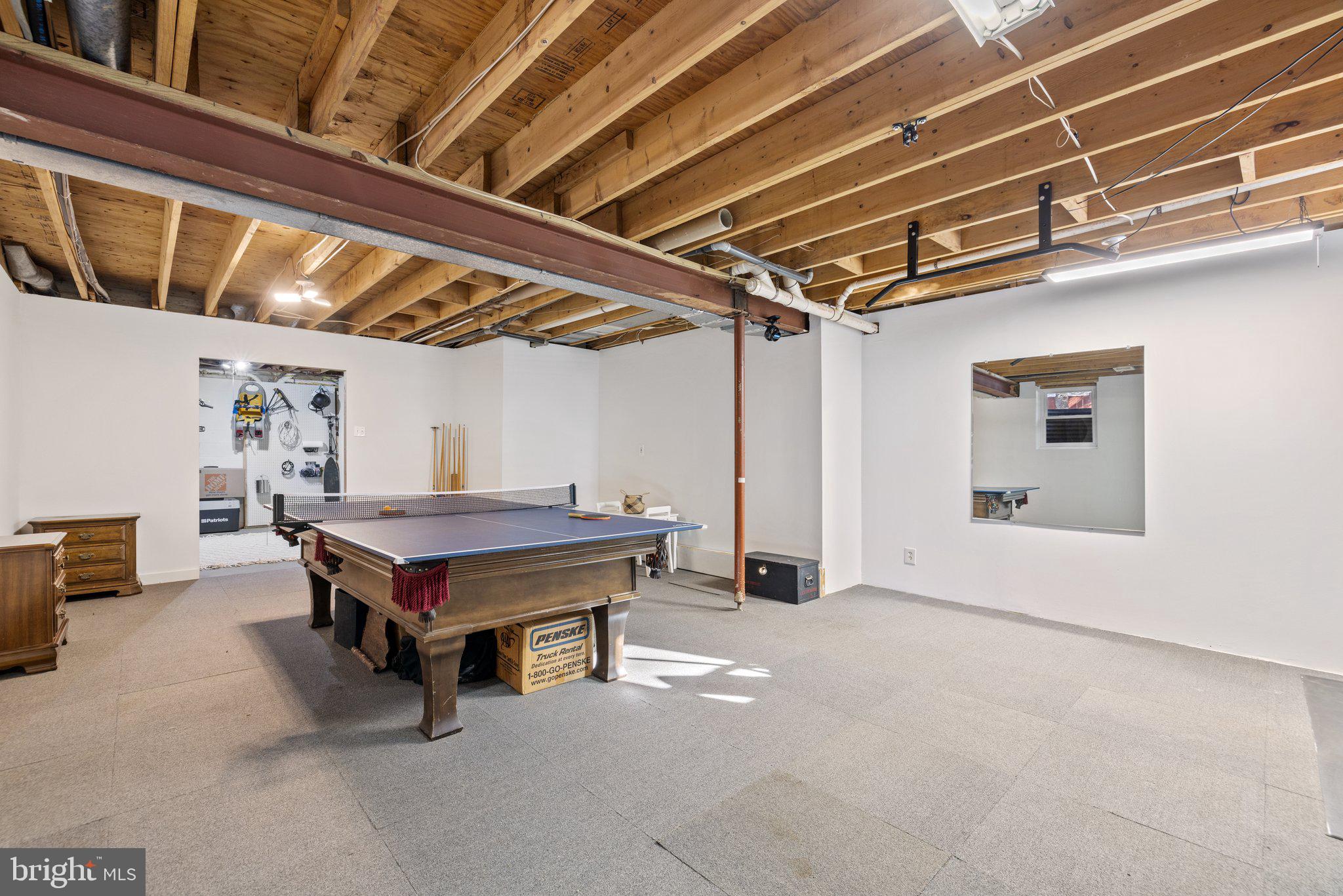 WESTBURY - Residential