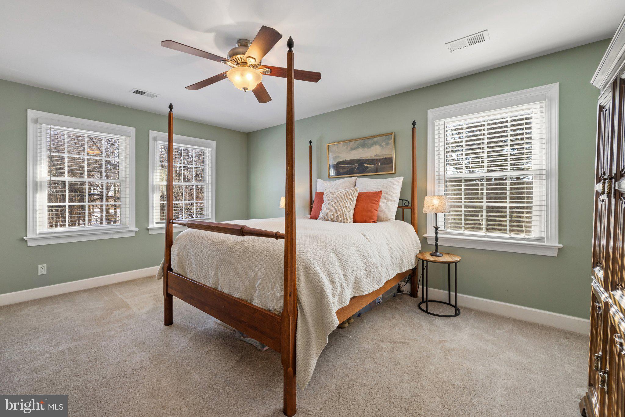 WESTBURY - Residential