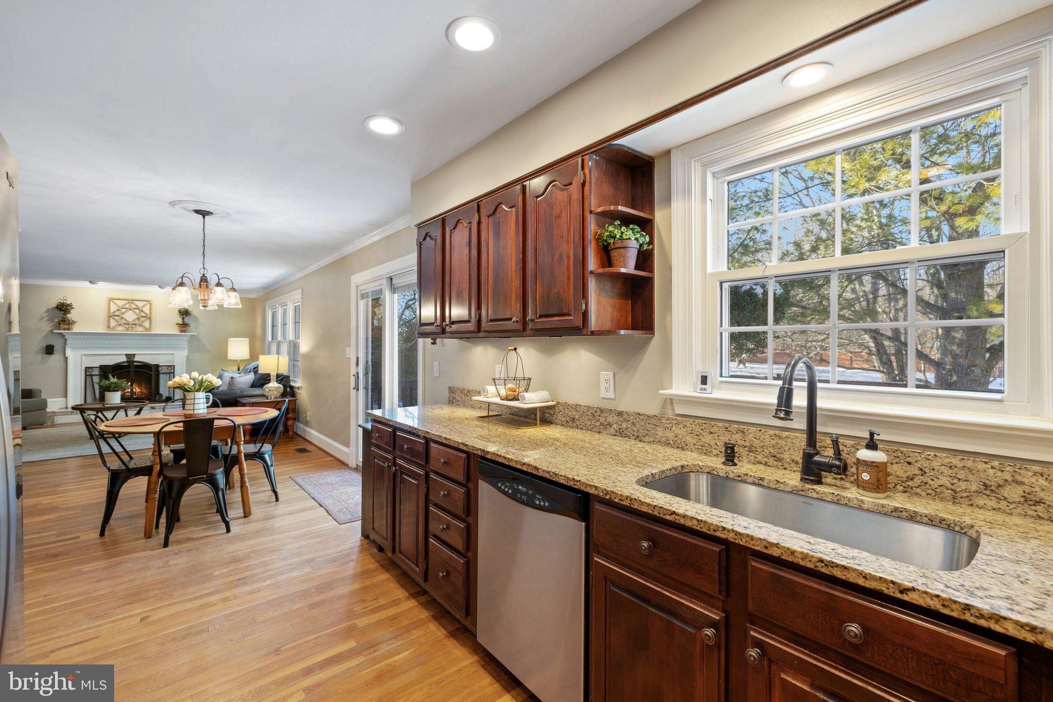 WESTBURY - Residential