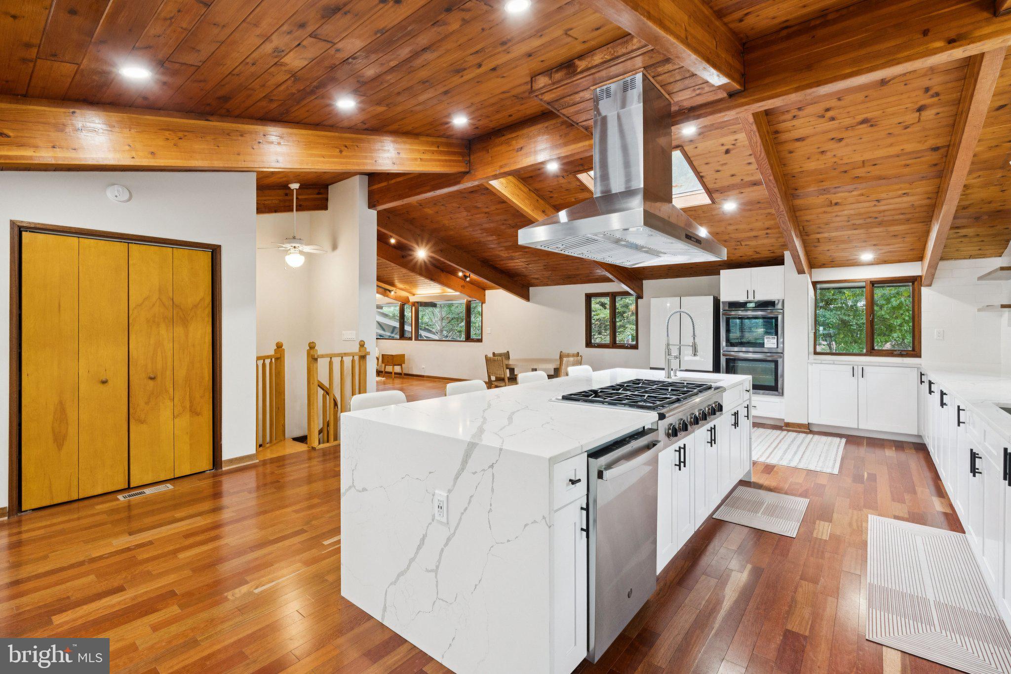 RESTON - Residential