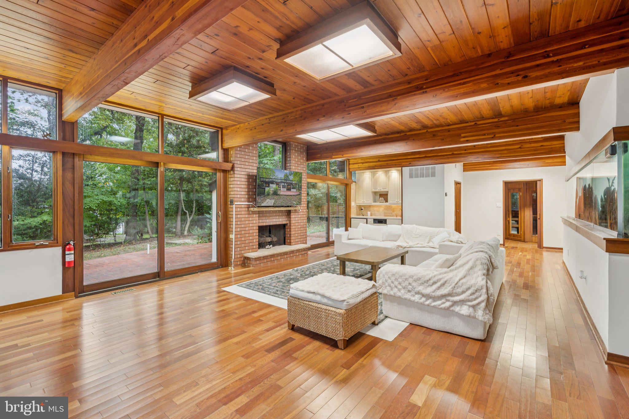 RESTON - Residential