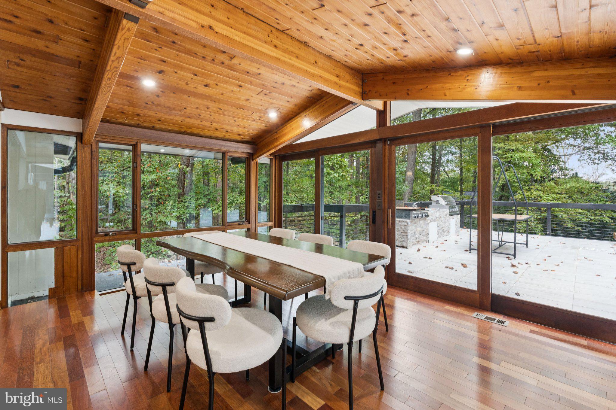 RESTON - Residential