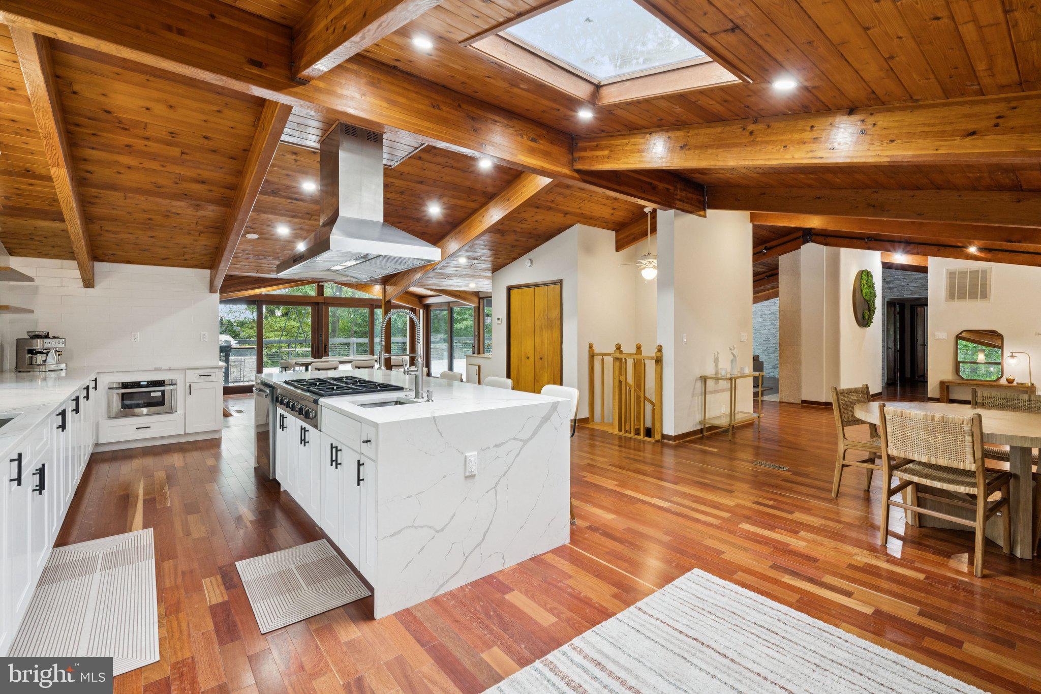 RESTON - Residential