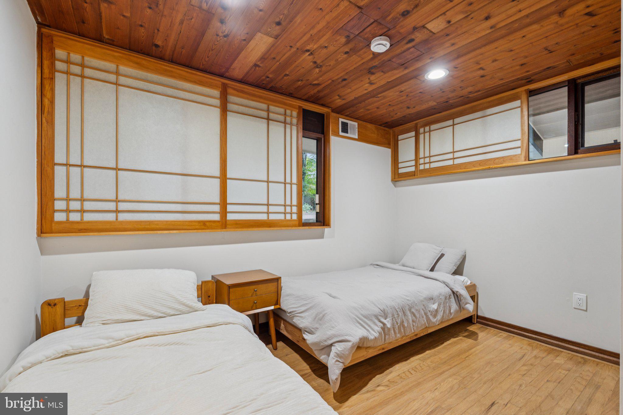 RESTON - Residential