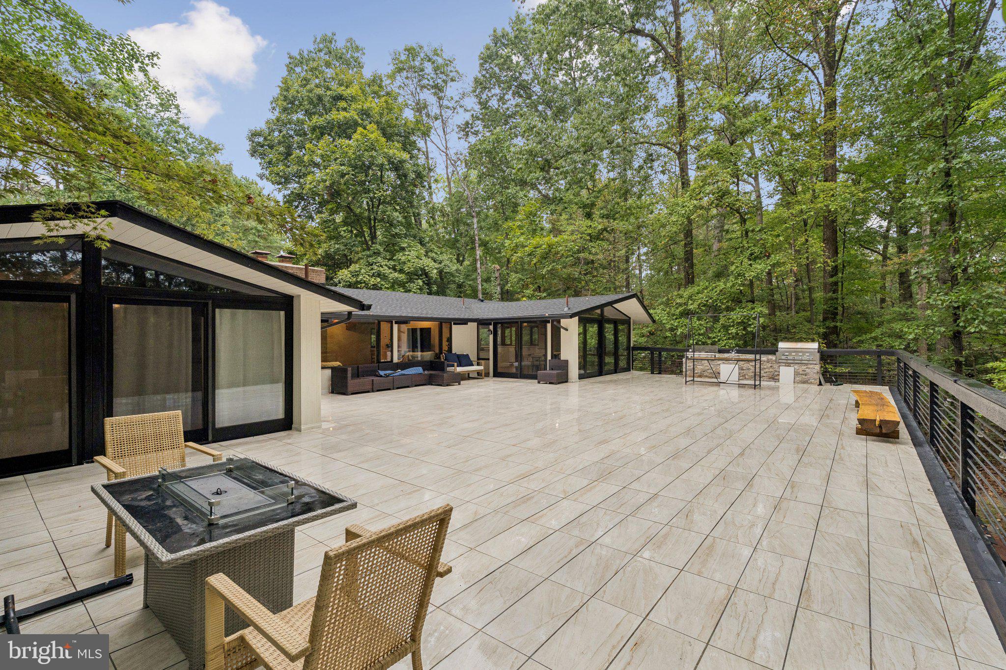 RESTON - Residential