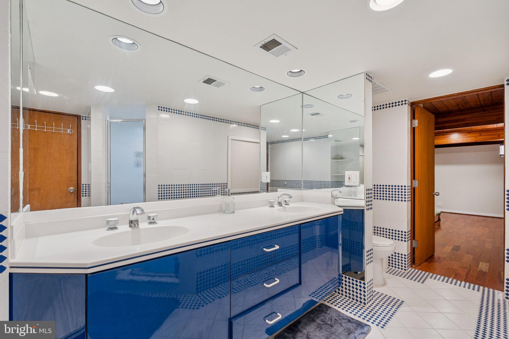 RESTON - Residential