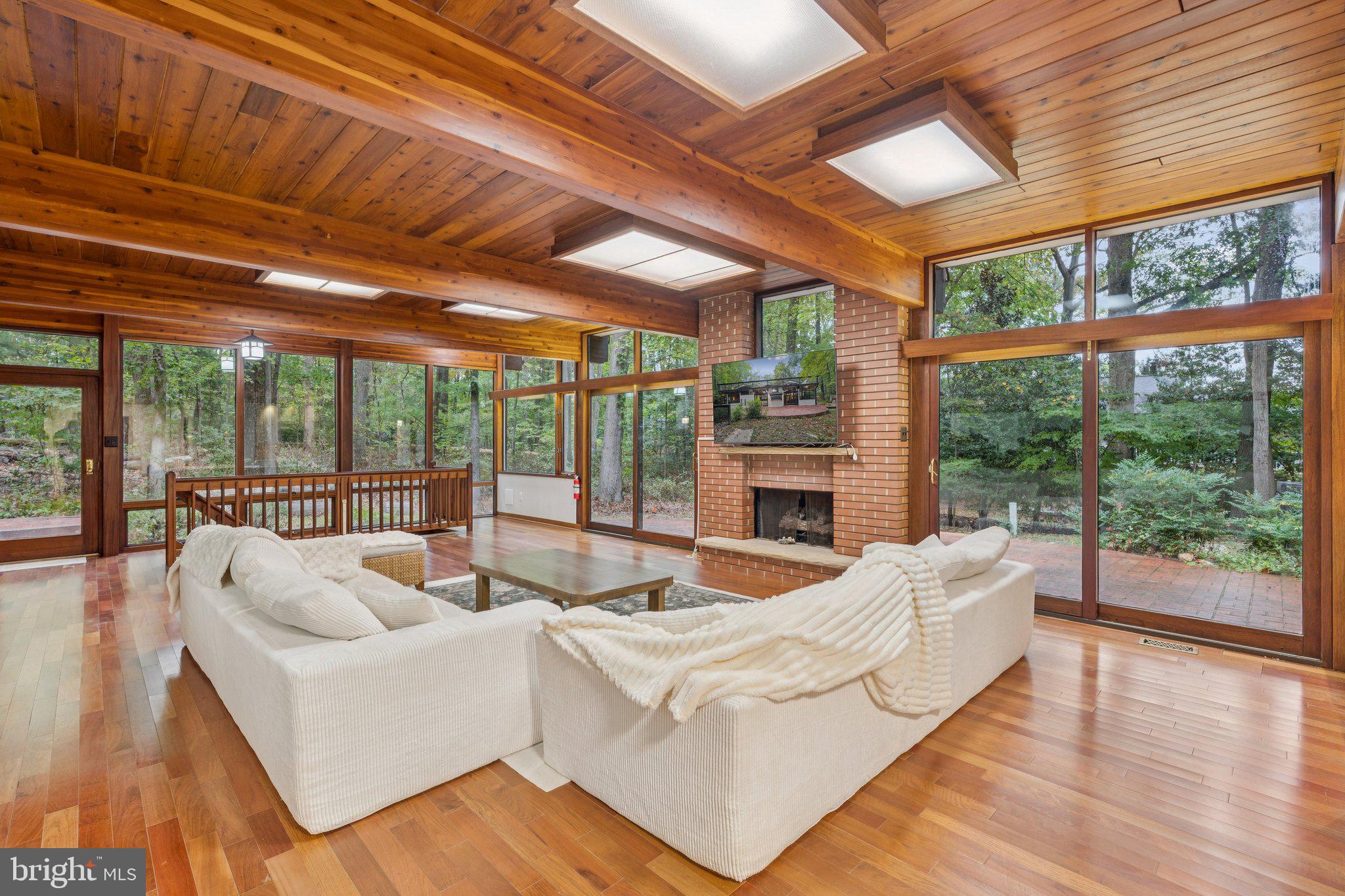 RESTON - Residential