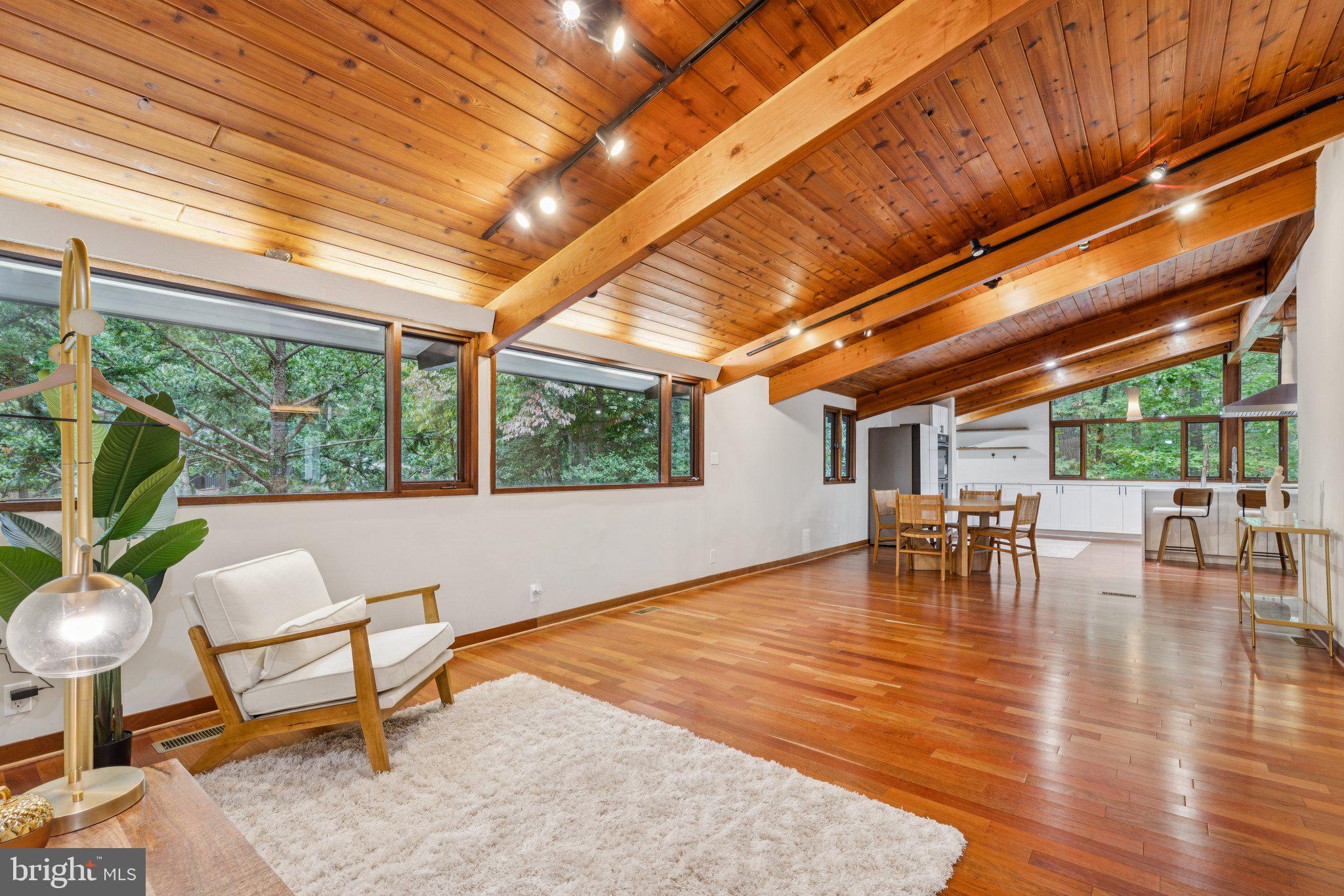 RESTON - Residential