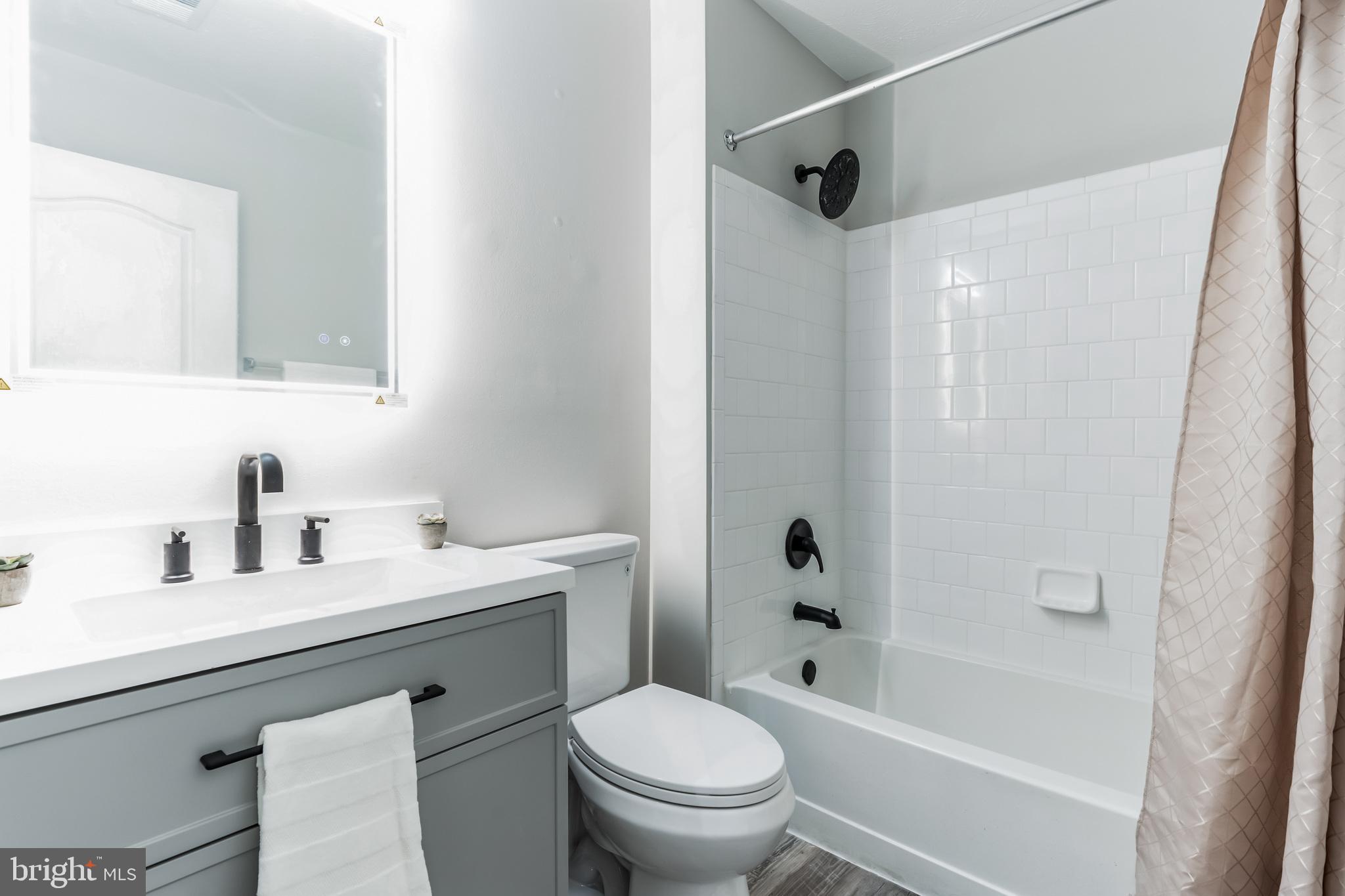 LARGO TOWN CENTER CONDOMINIUMS - Residential