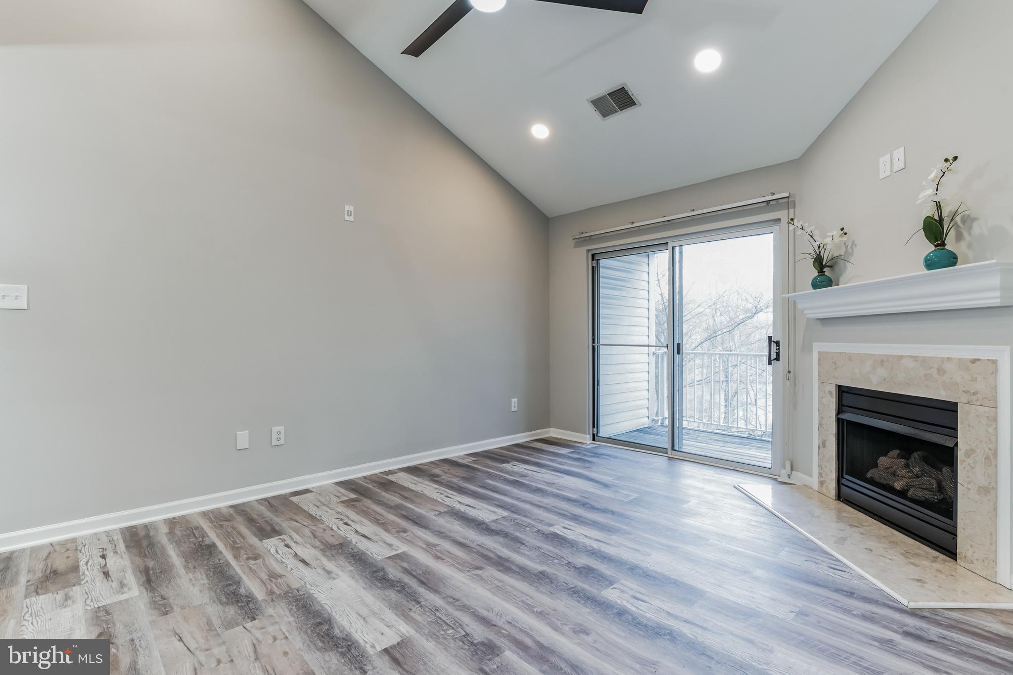 LARGO TOWN CENTER CONDOMINIUMS - Residential