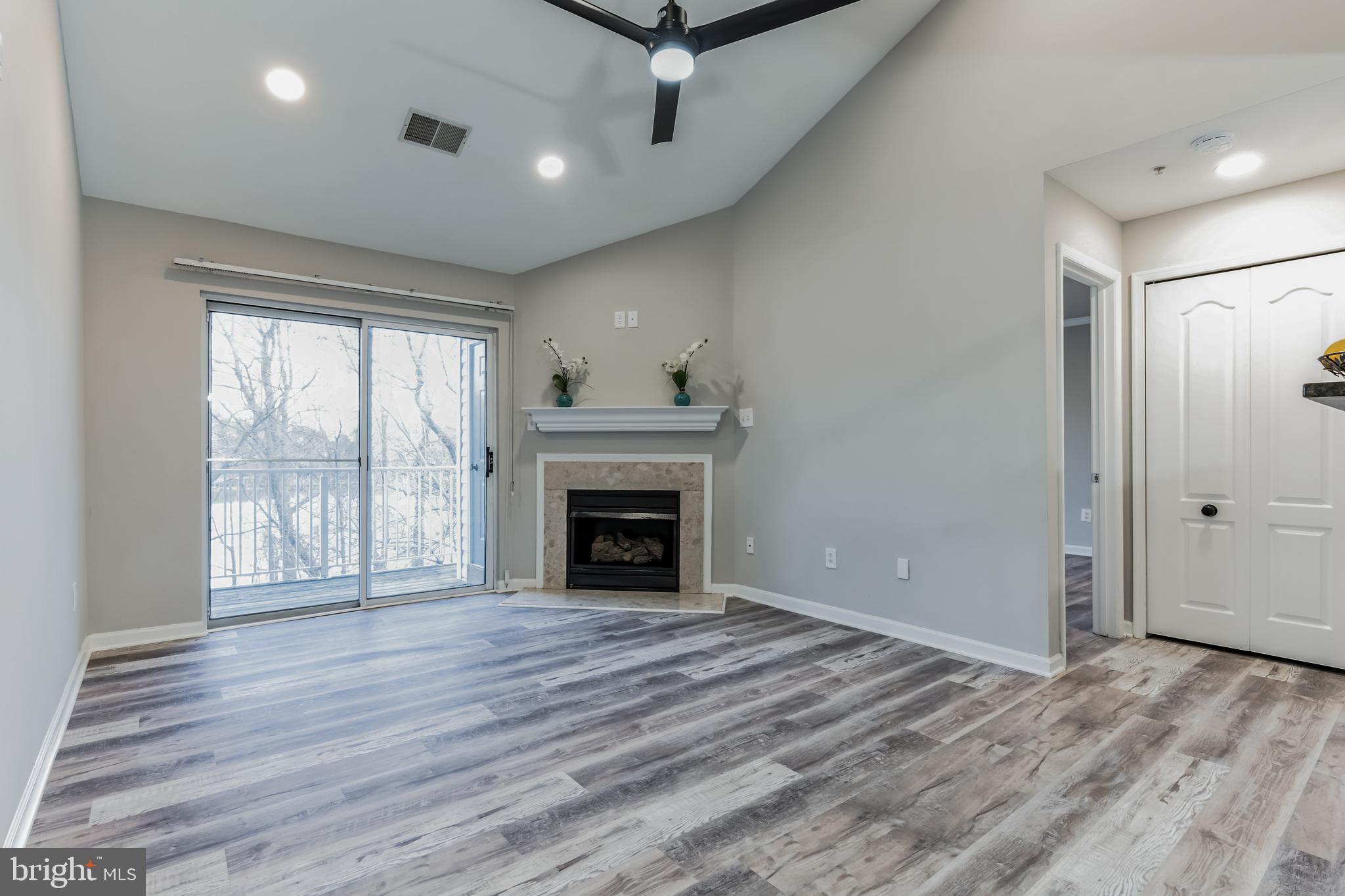 LARGO TOWN CENTER CONDOMINIUMS - Residential