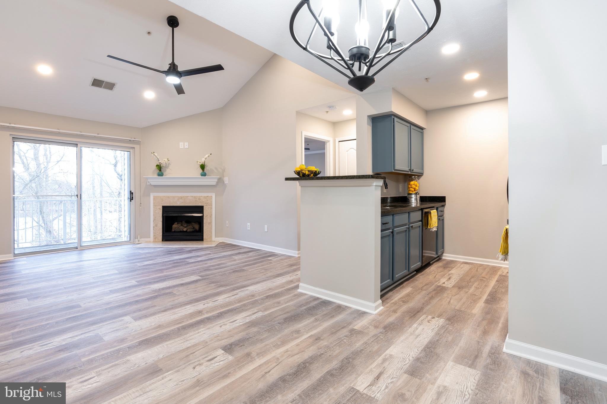 LARGO TOWN CENTER CONDOMINIUMS - Residential