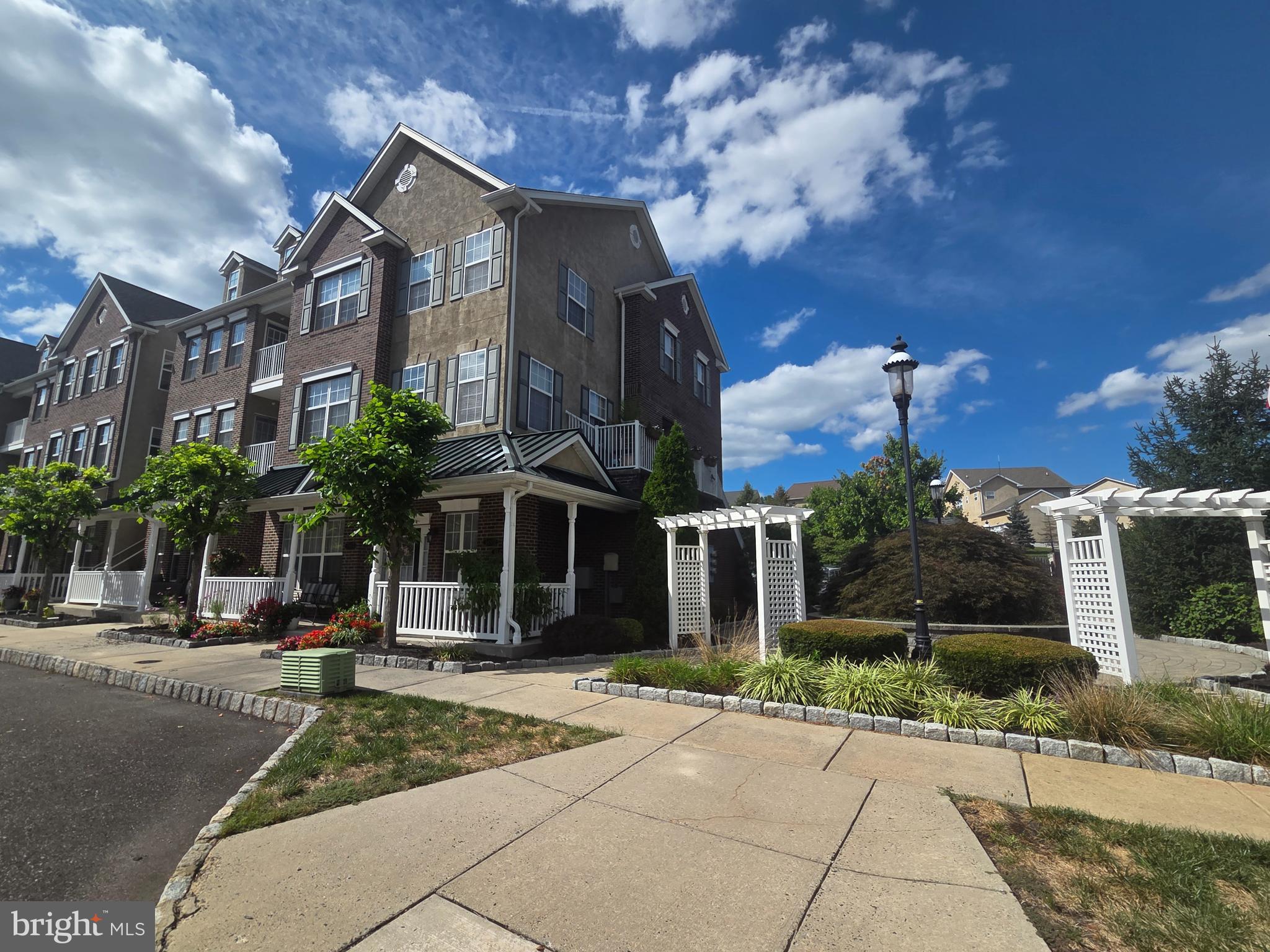 3885 ASHLAND DRIVE D-2