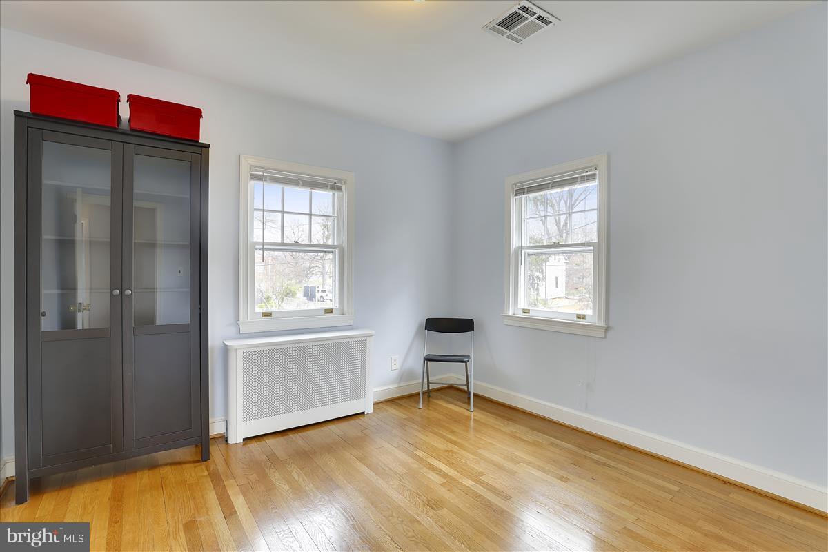 HYATTSVILLE HILLS - Residential