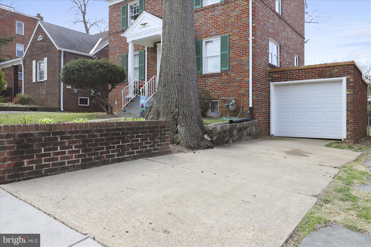 HYATTSVILLE HILLS - Residential