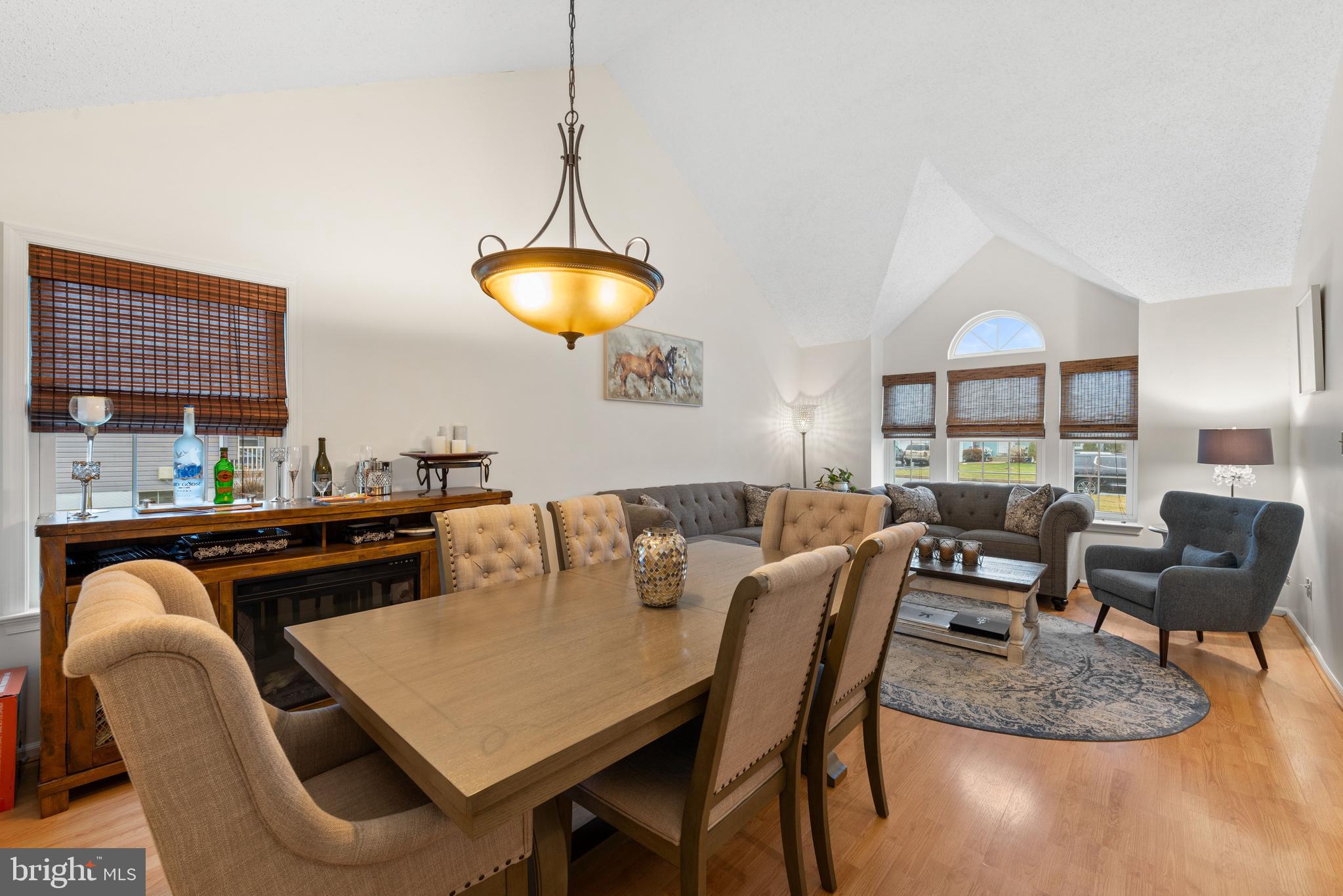 BEAVER RUN KNOLL - Residential