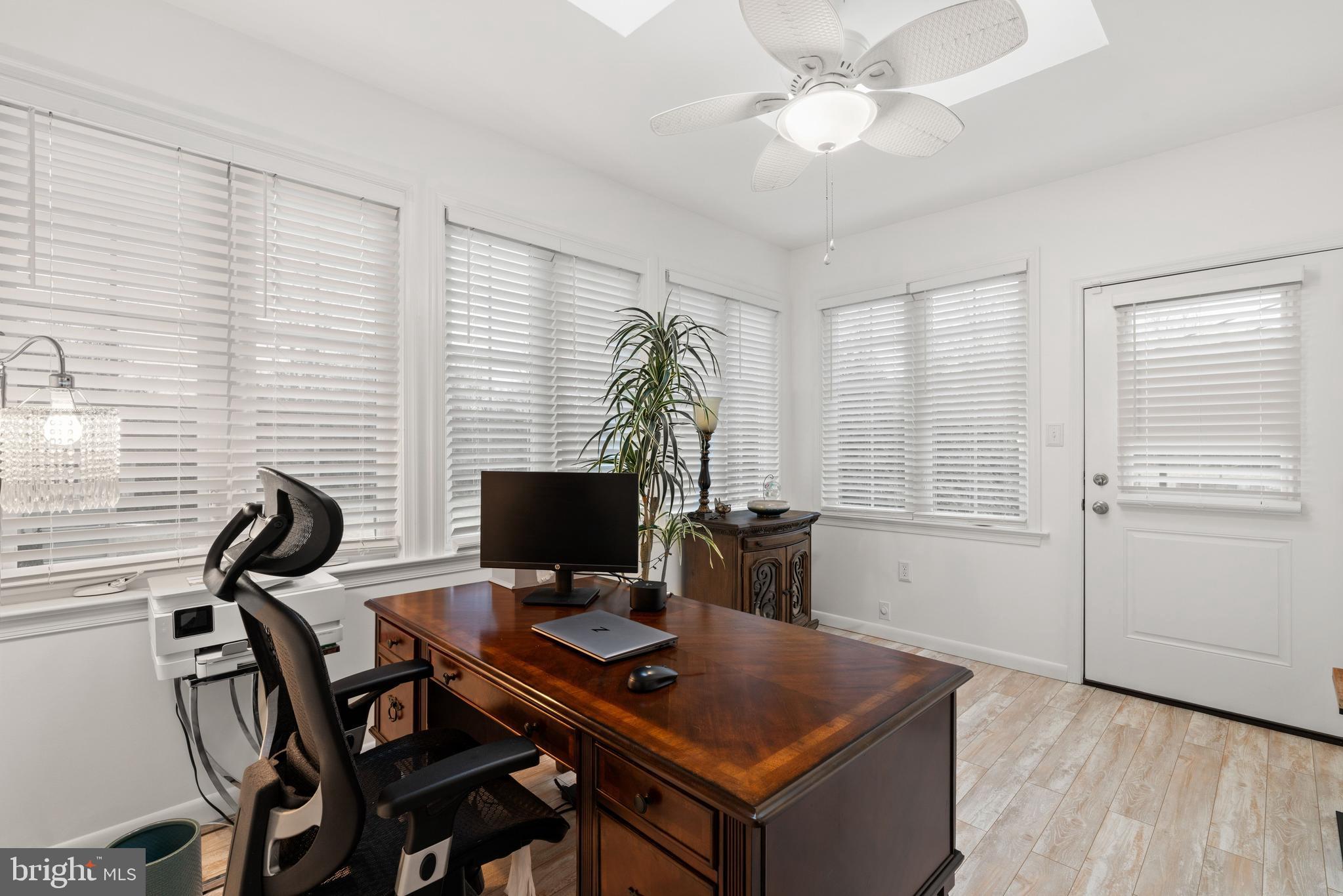 BEAVER RUN KNOLL - Residential