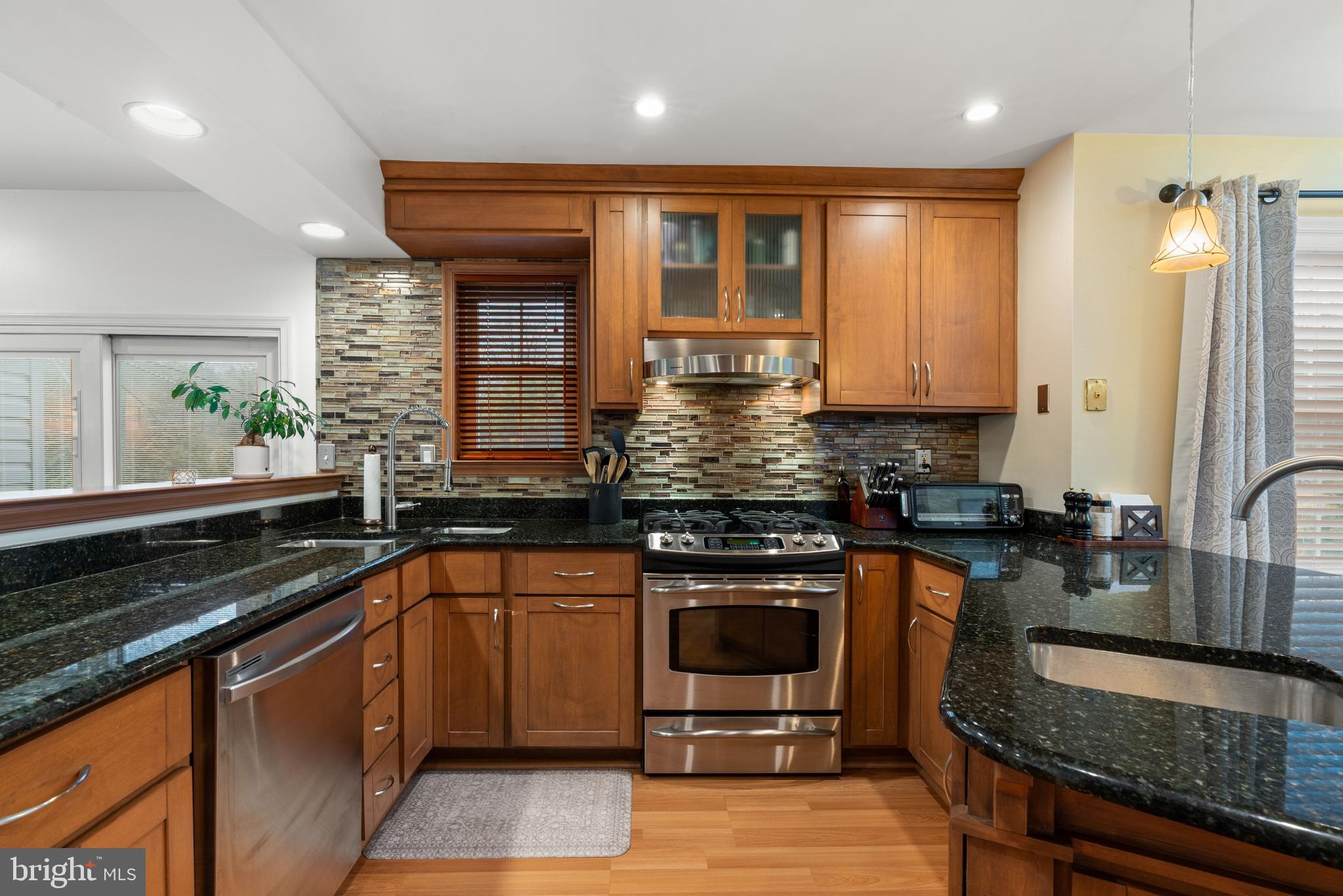 BEAVER RUN KNOLL - Residential