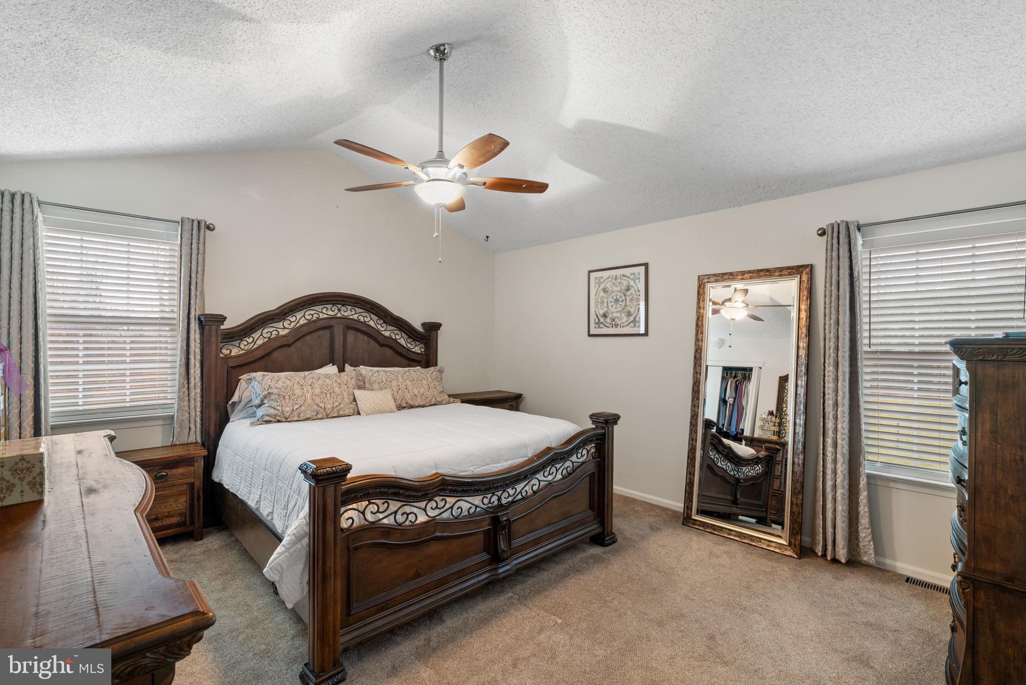 BEAVER RUN KNOLL - Residential