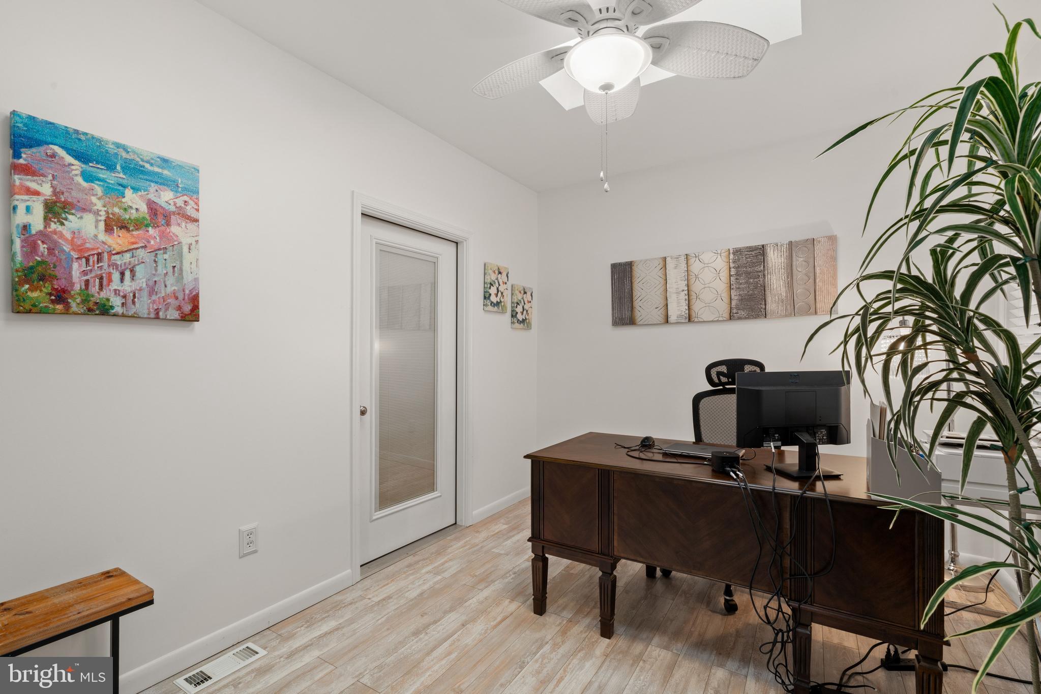 BEAVER RUN KNOLL - Residential