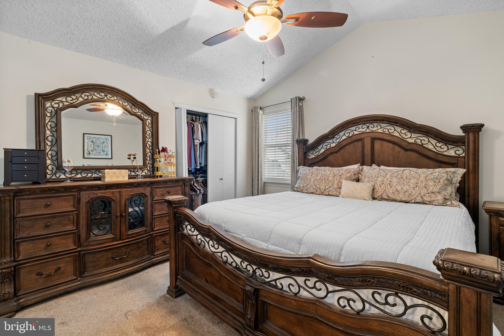 BEAVER RUN KNOLL - Residential