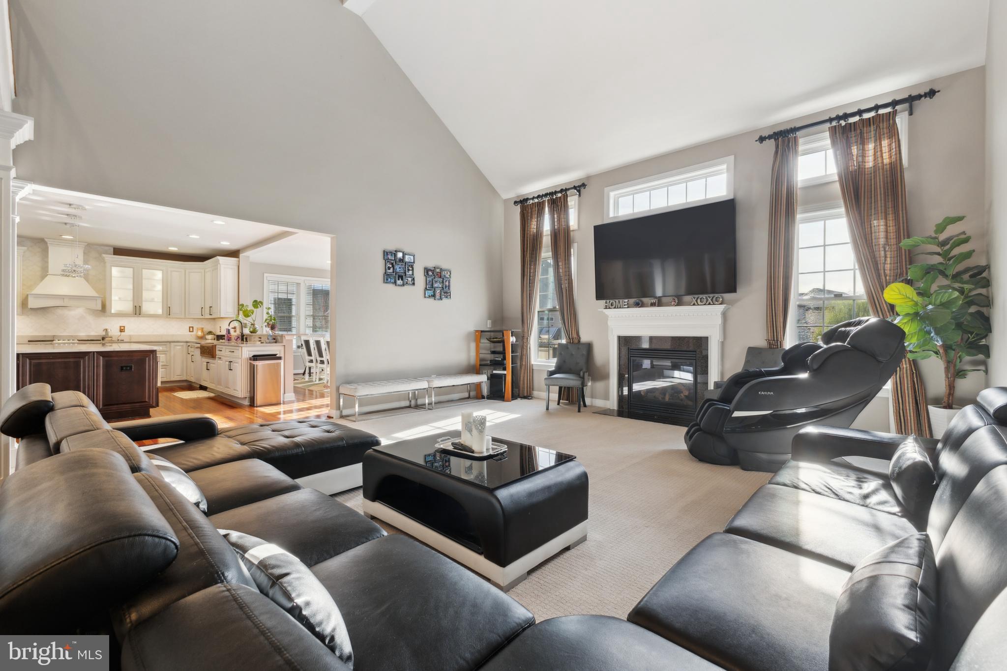 SEVEN HILLS - Residential