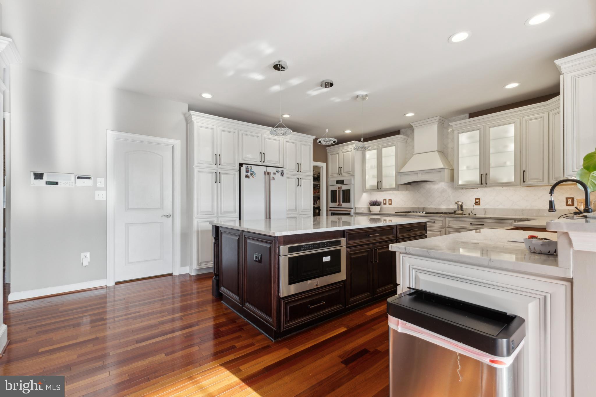 SEVEN HILLS - Residential