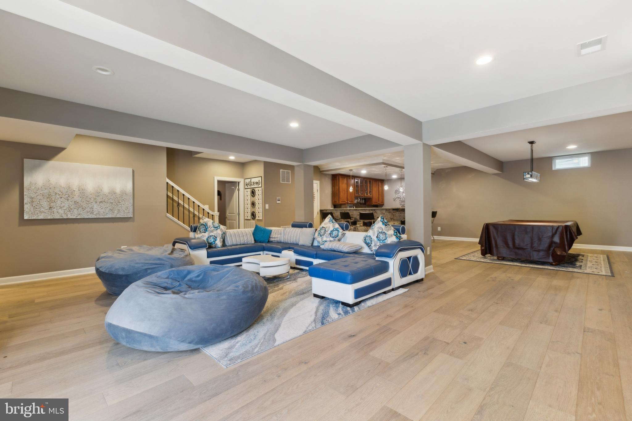 SEVEN HILLS - Residential