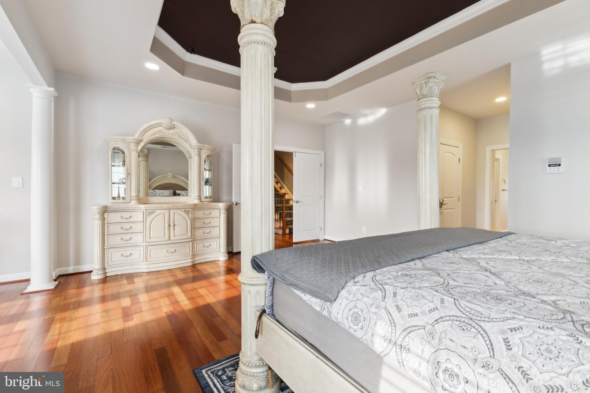 SEVEN HILLS - Residential