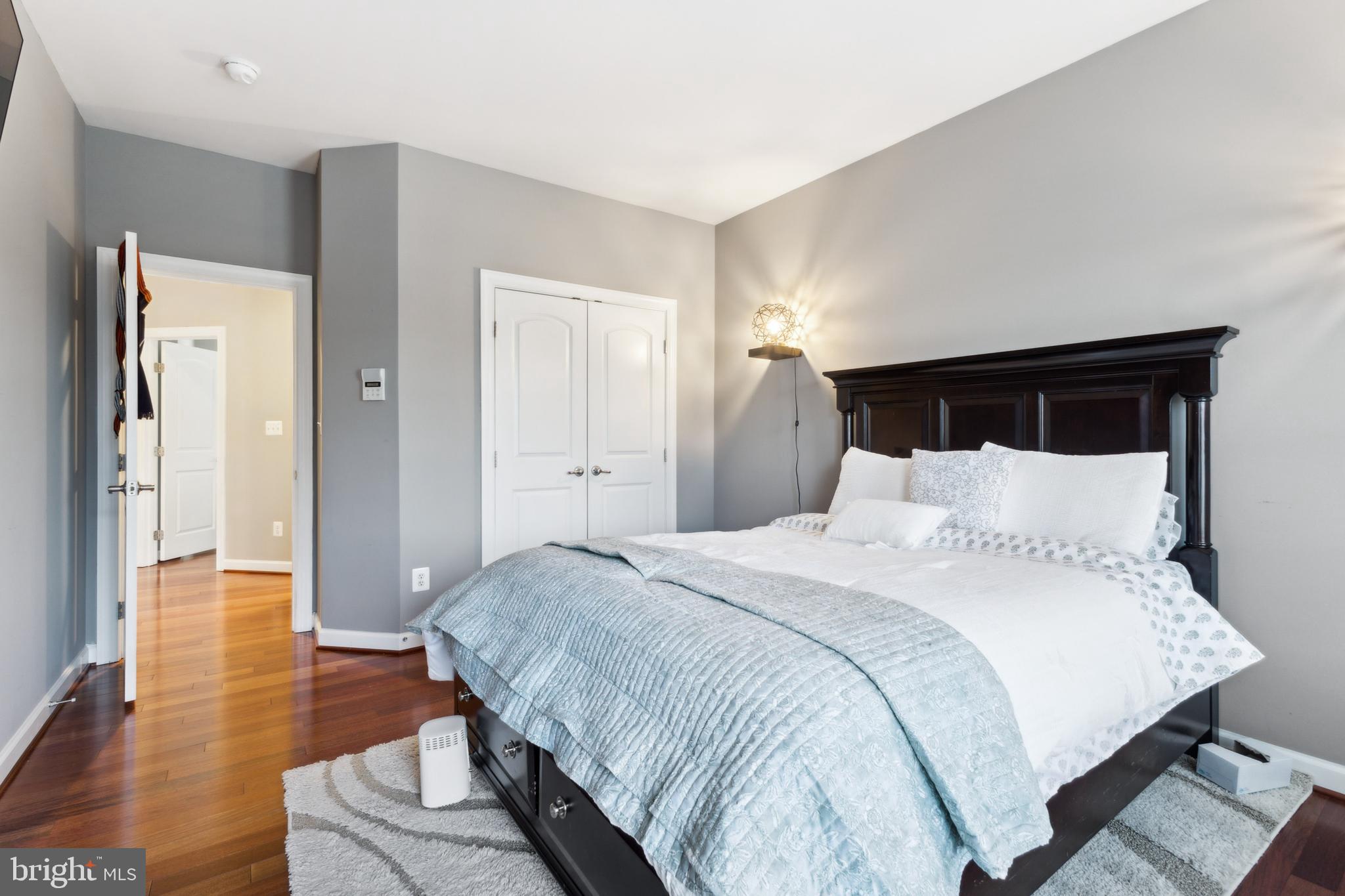 SEVEN HILLS - Residential