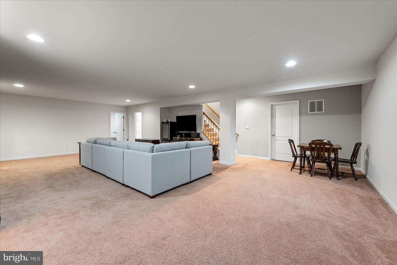 SOMERSET - Residential