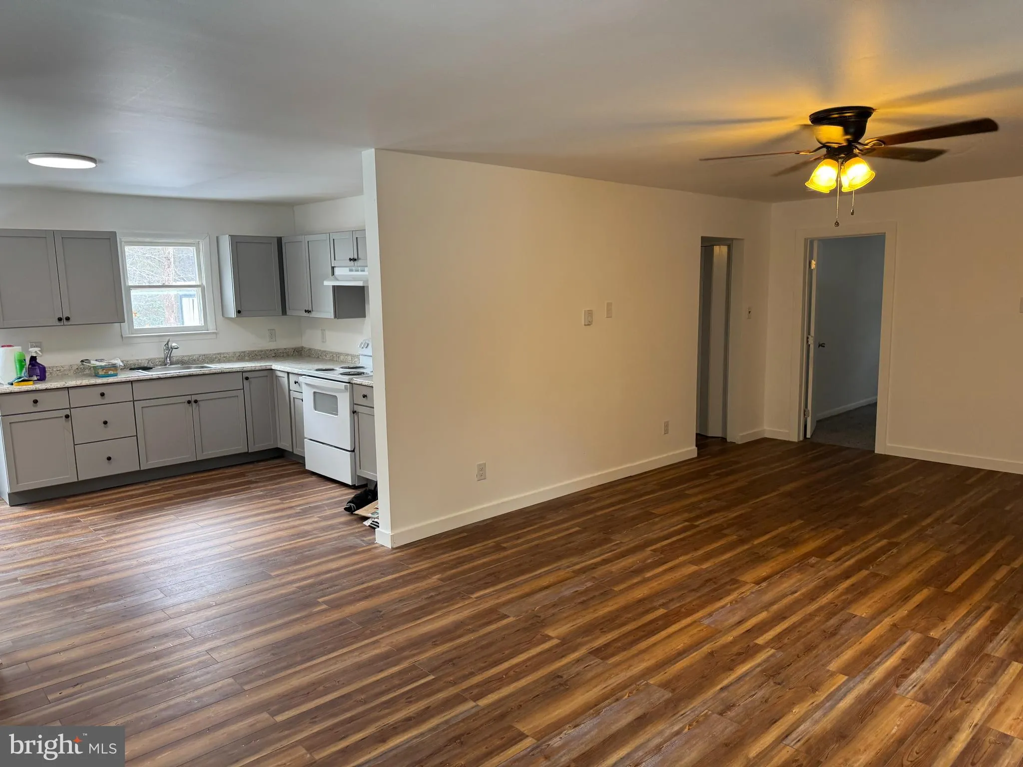 Browns Mills, New Jersey 08015, United States, 6 Bedrooms Bedrooms, ,Residential,Active,80098