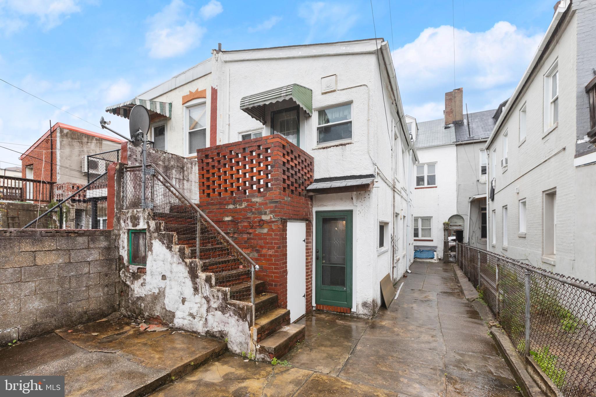 LITTLE ITALY - Residential