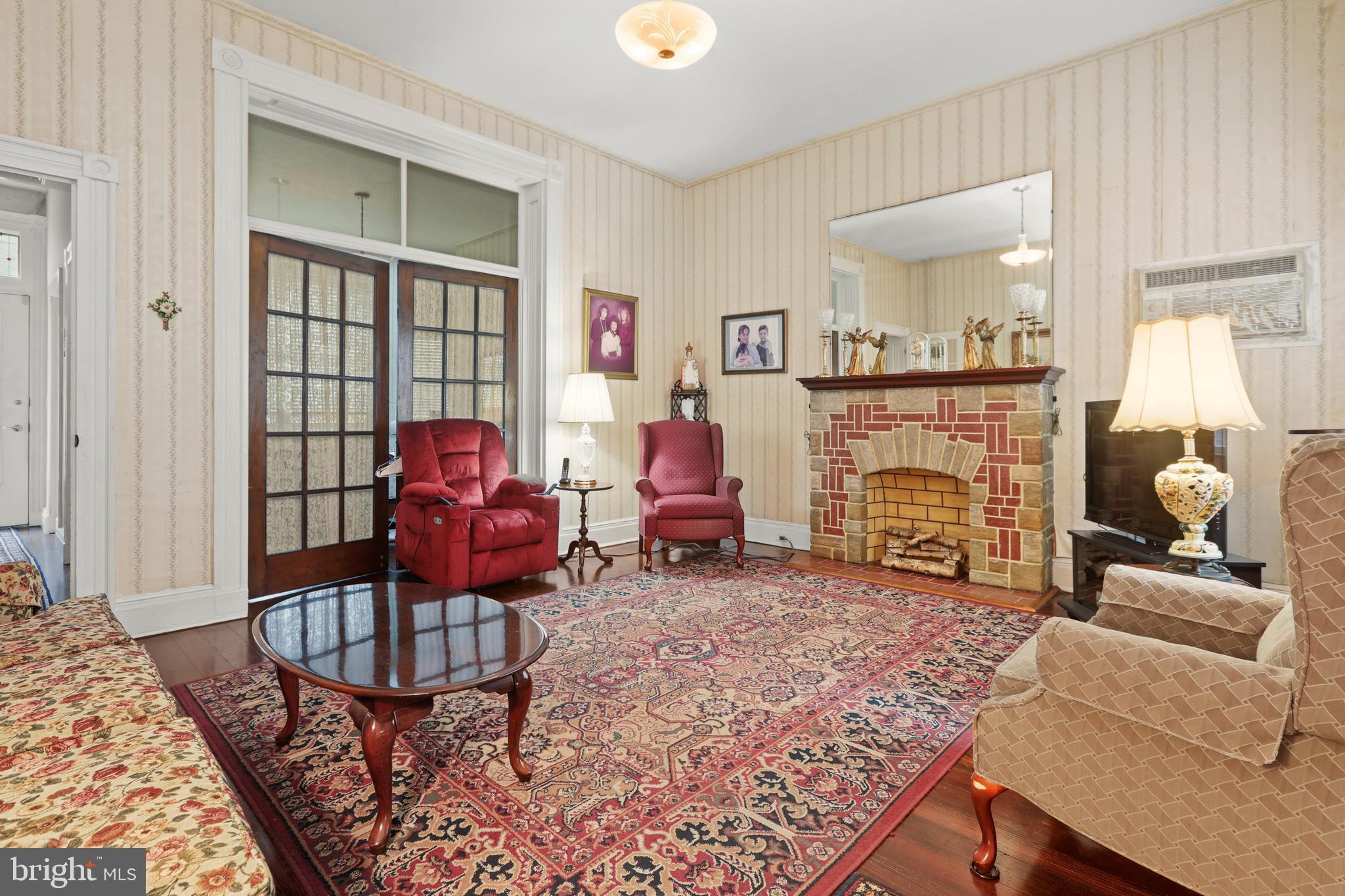LITTLE ITALY - Residential