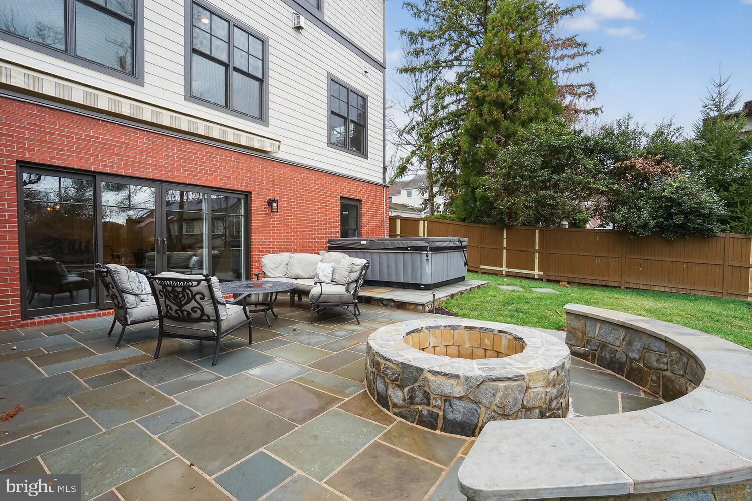 NORTH ARLINGTON - Residential