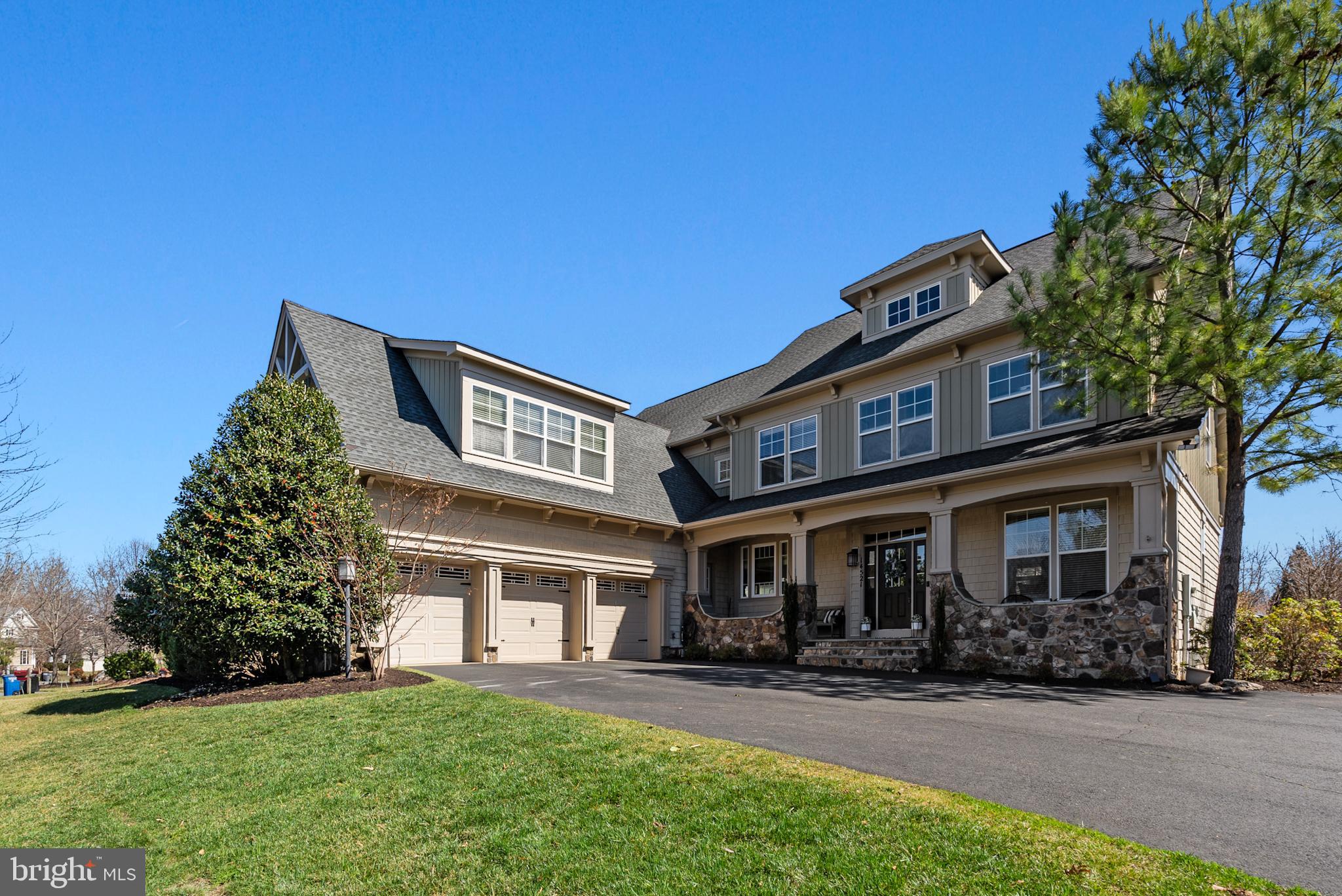 14521 BLUFF POINT COURT