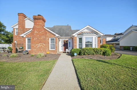 Townhouse For Sale - 22 Williamsburg Drive<br/> HAMPTON, VA 23666