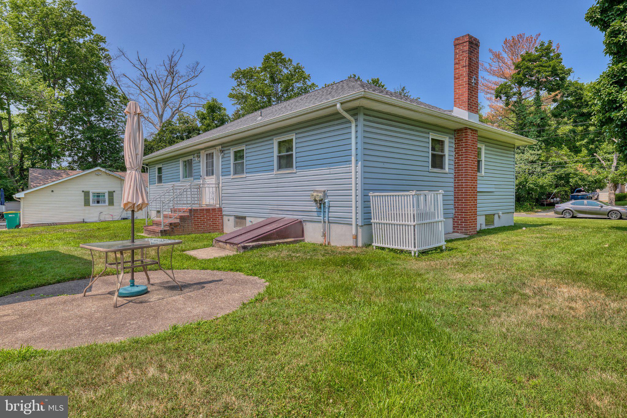 240 WALNUT LANE