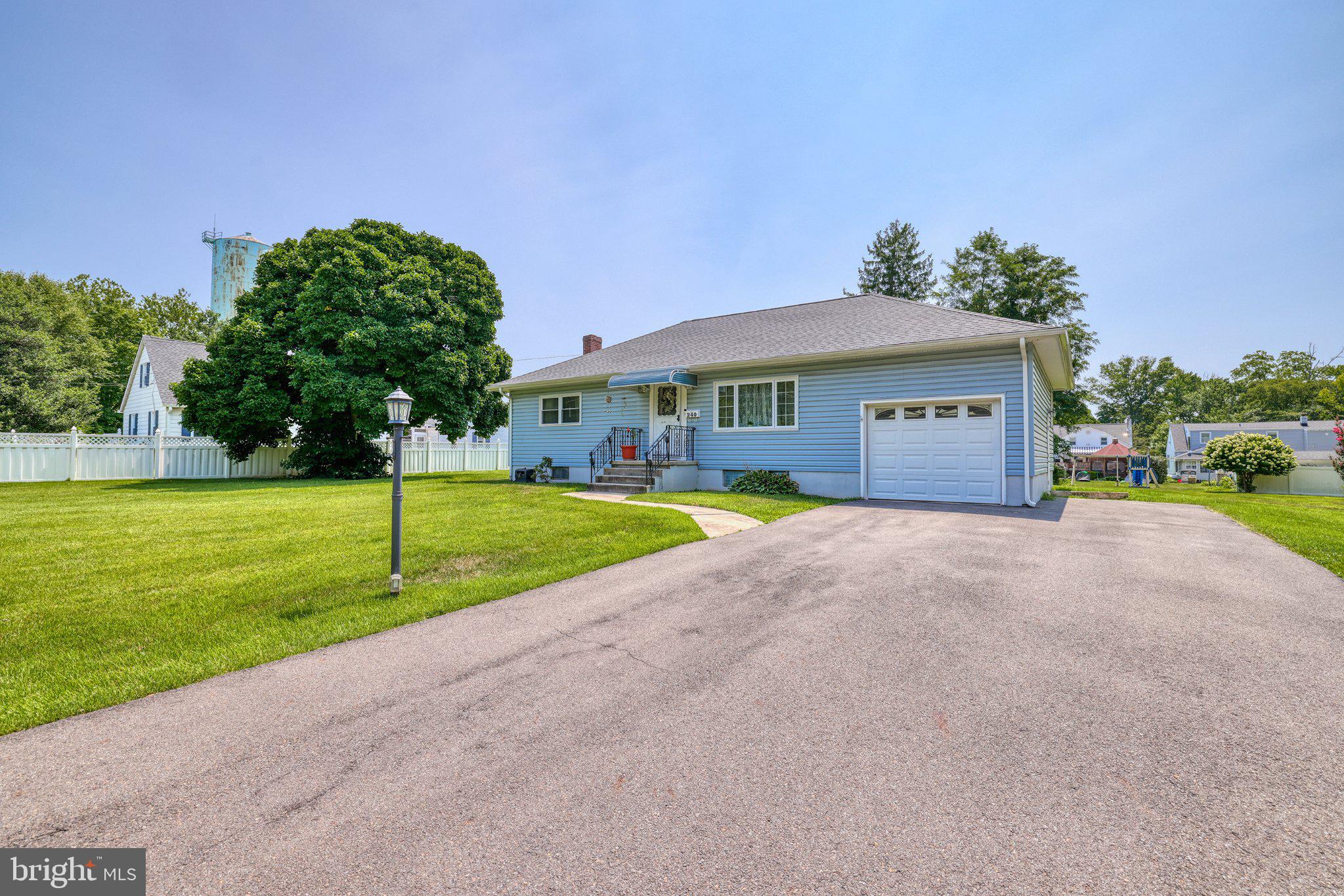240 WALNUT LANE