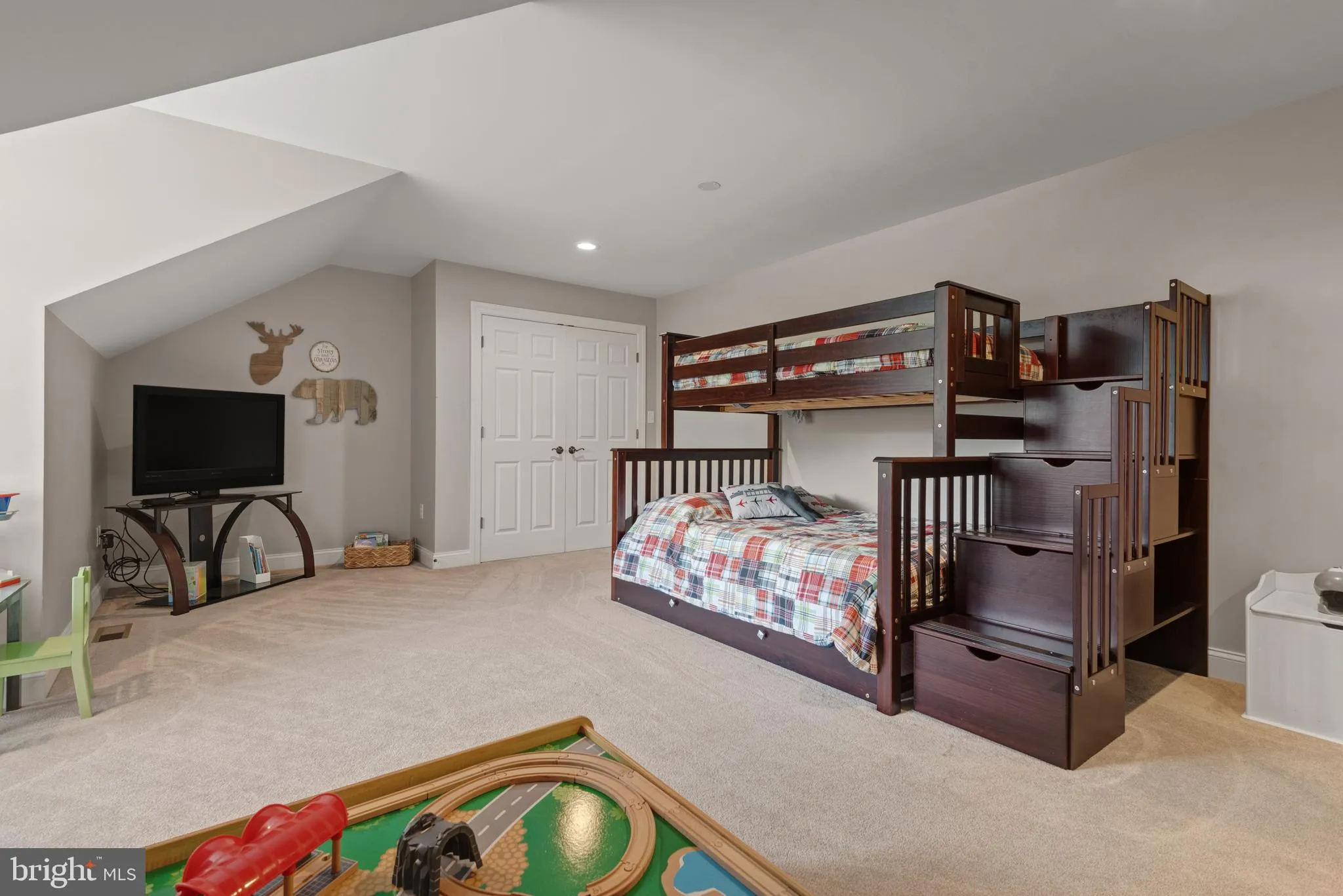 Lancaster, Pennsylvania 17601, United States, 5 Bedrooms Bedrooms, ,3 BathroomsBathrooms,Residential,Coming Soon,179935