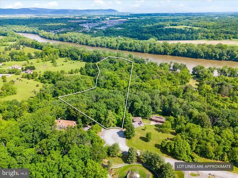 GIDEON LANE FALLING WATERS WV 25419