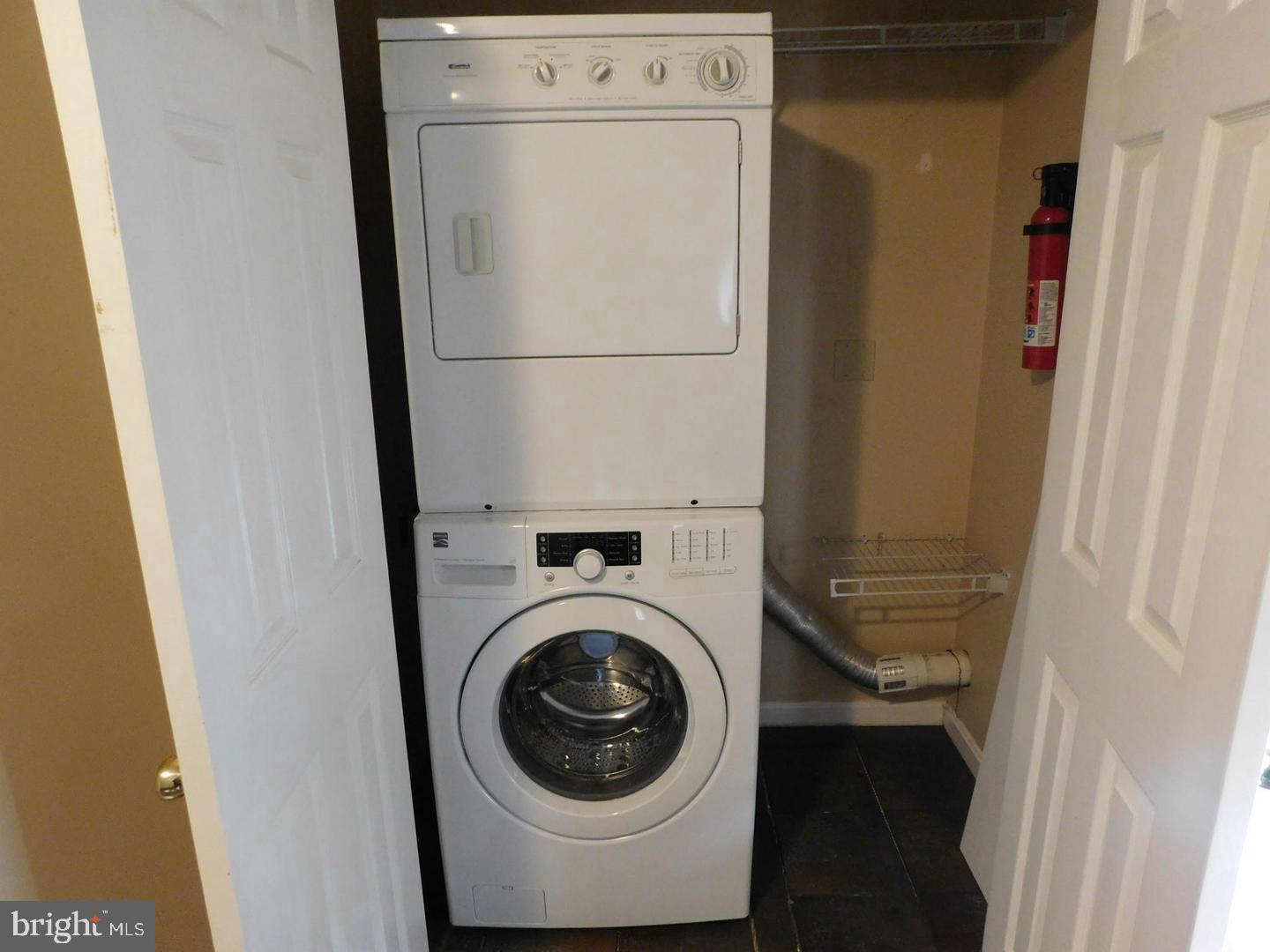 MCNAIR FARMS LANDBAY 11 - Residential Lease