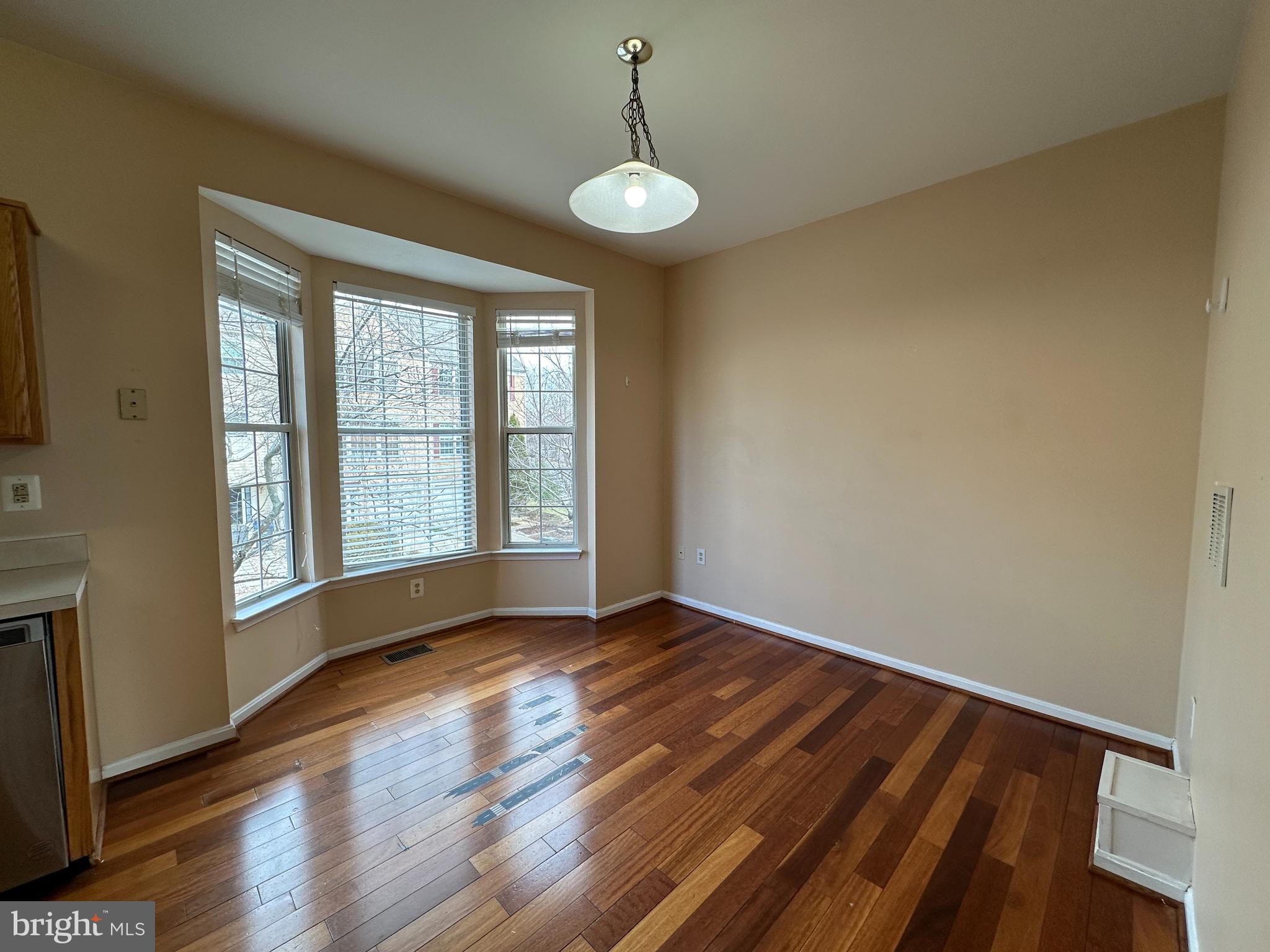 MCNAIR FARMS LANDBAY 11 - Residential Lease