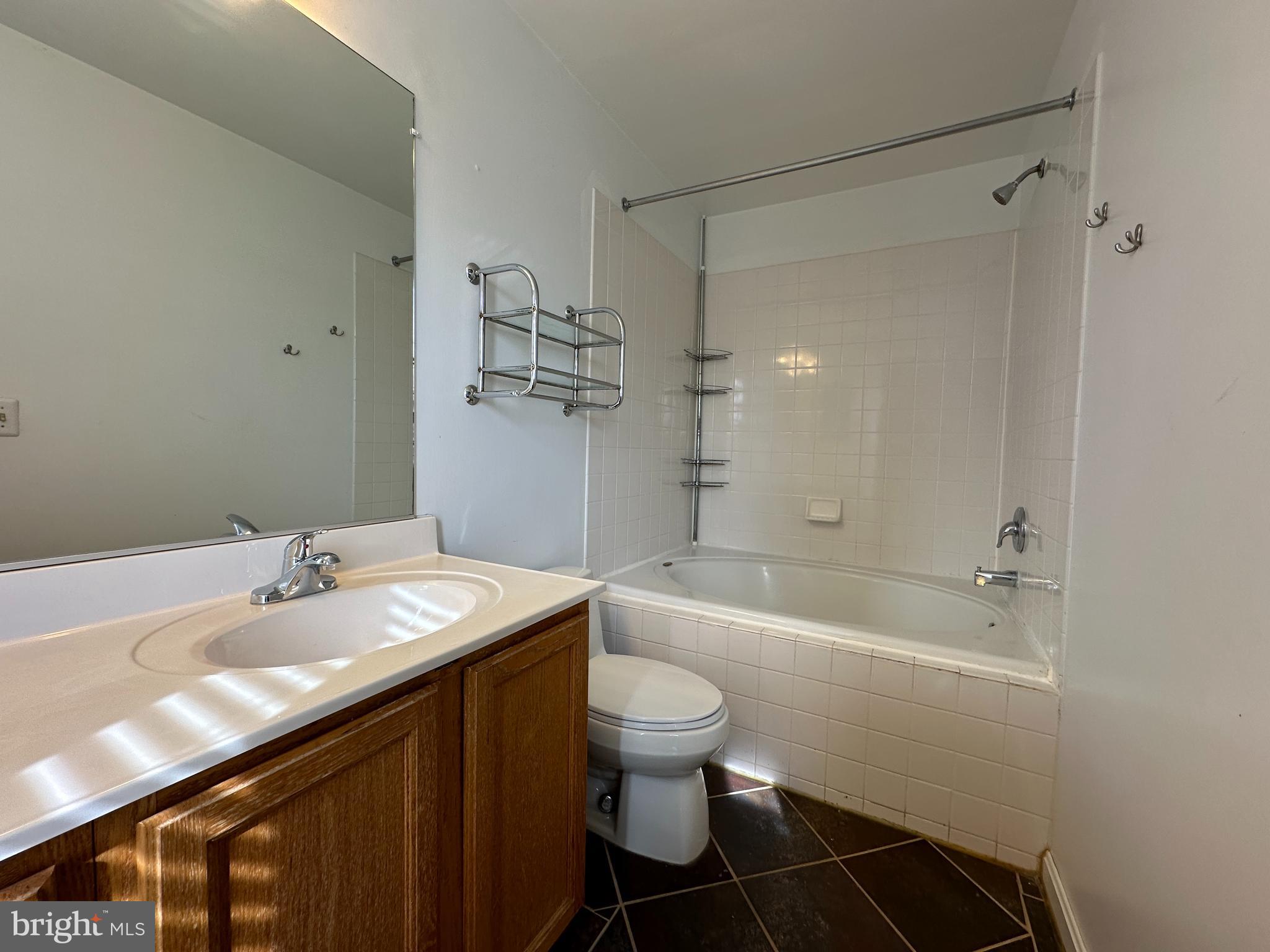 MCNAIR FARMS LANDBAY 11 - Residential Lease