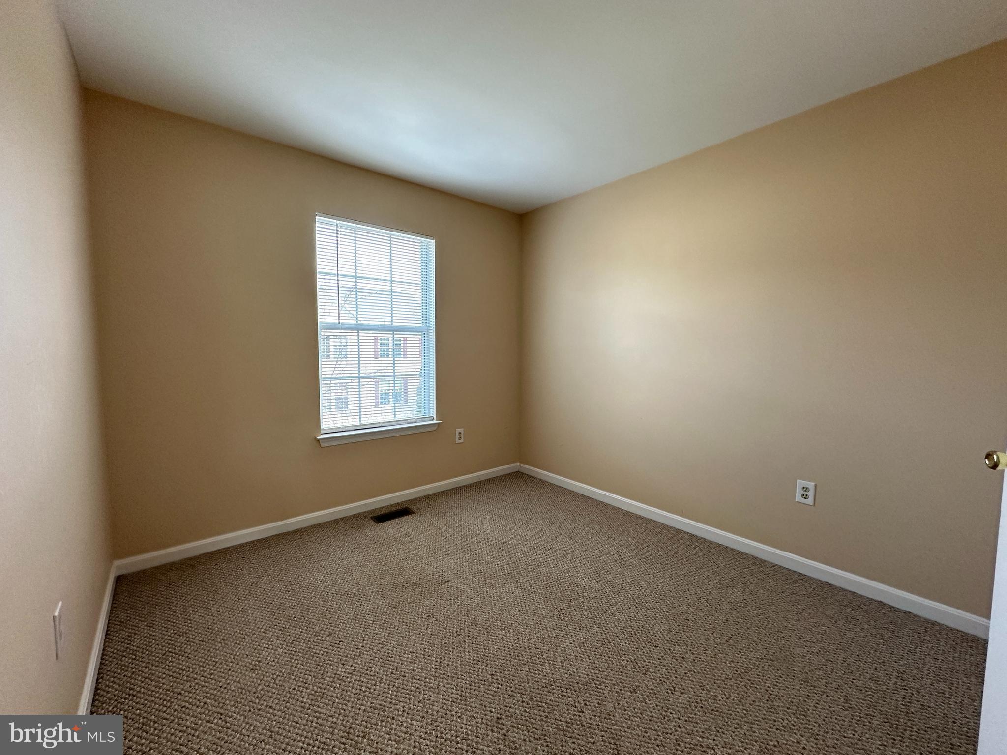 MCNAIR FARMS LANDBAY 11 - Residential Lease