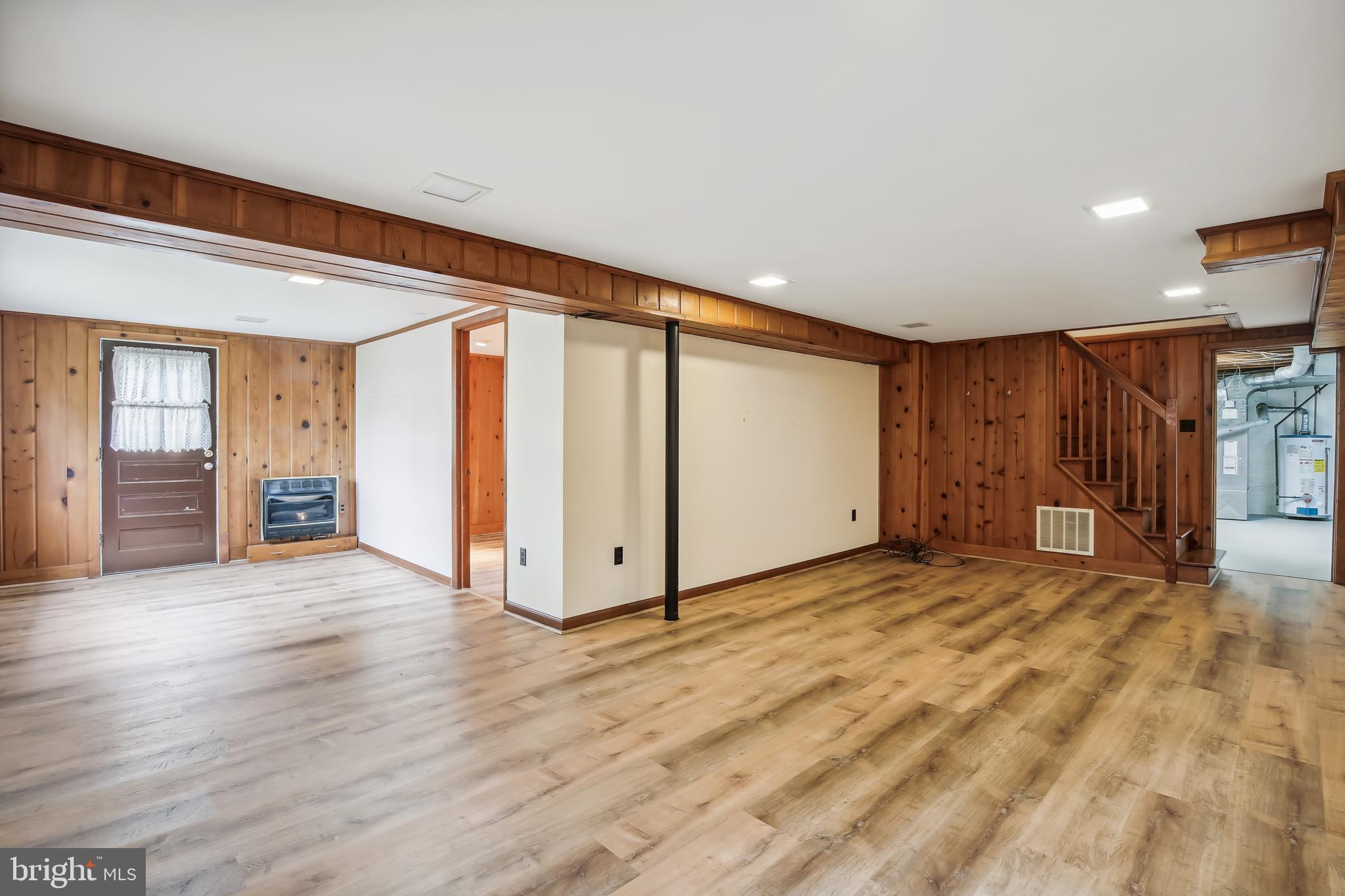 BERKSHIRE OAKWOOD - Residential