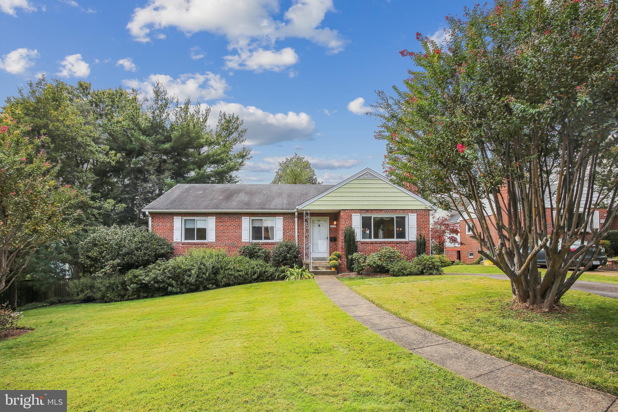 BERKSHIRE OAKWOOD - Residential