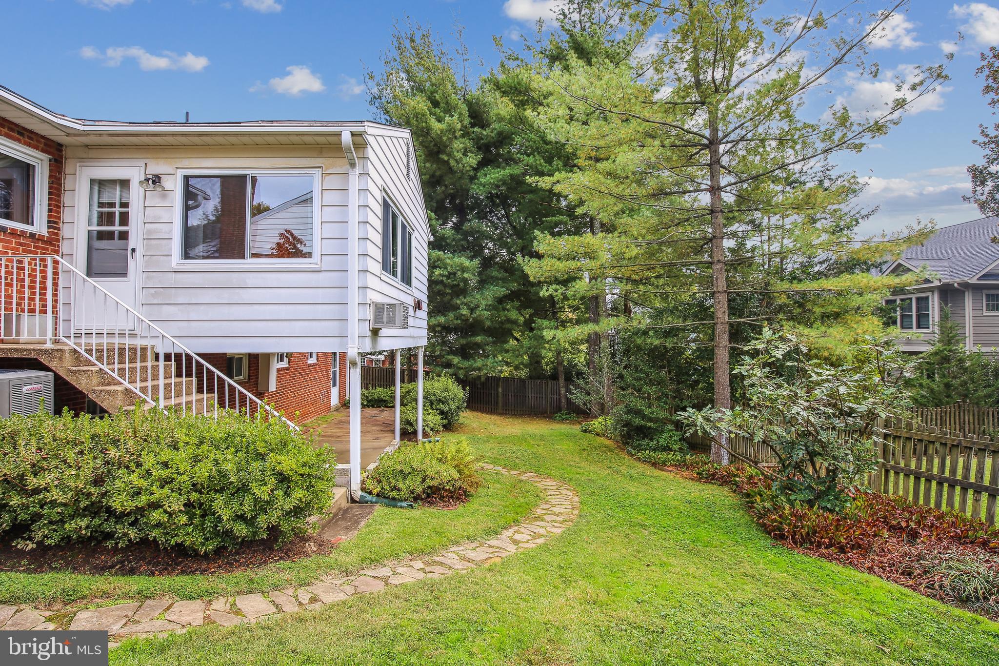 BERKSHIRE OAKWOOD - Residential